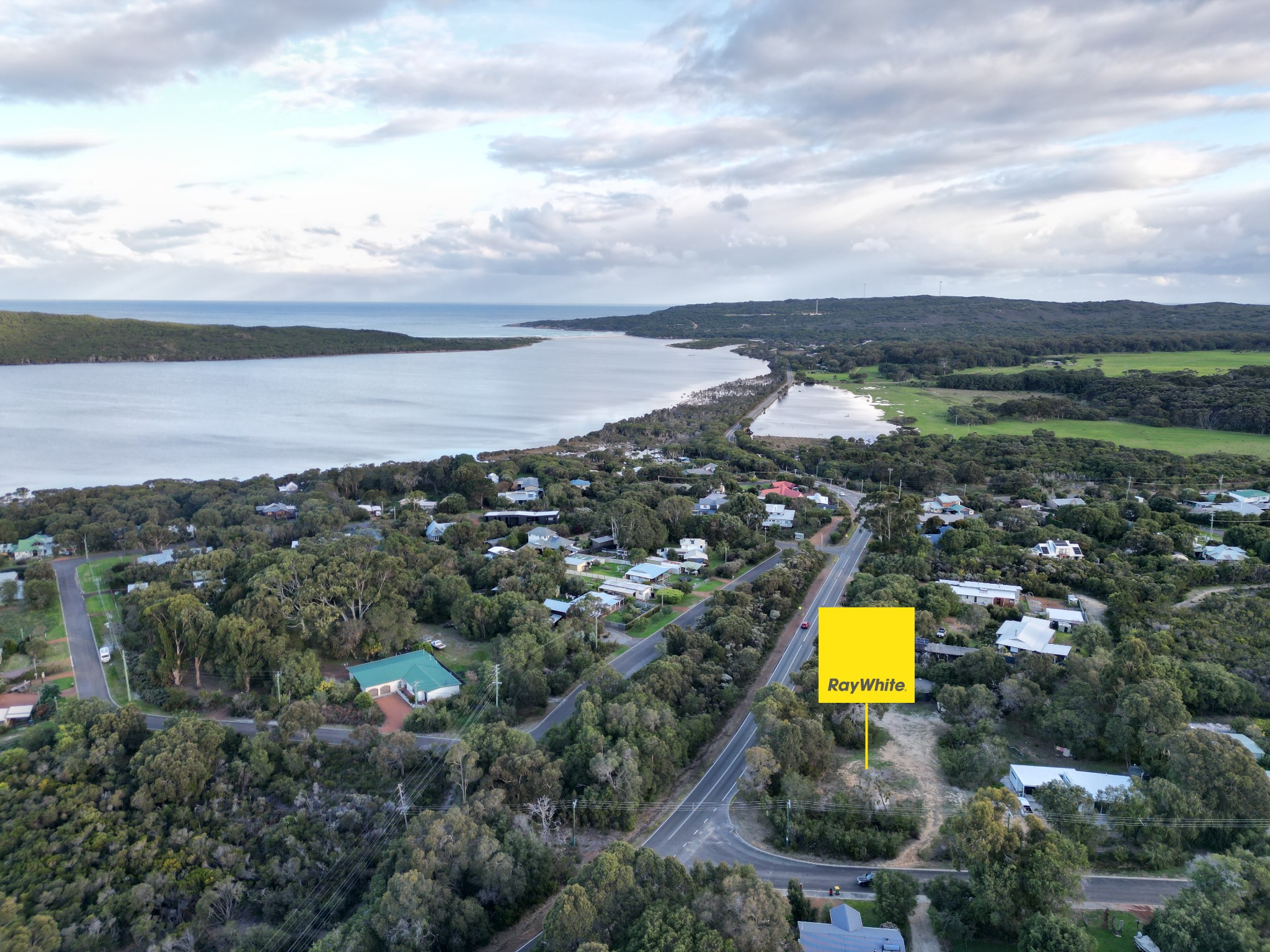 1 Heather Road, Ocean Beach, WA 6333