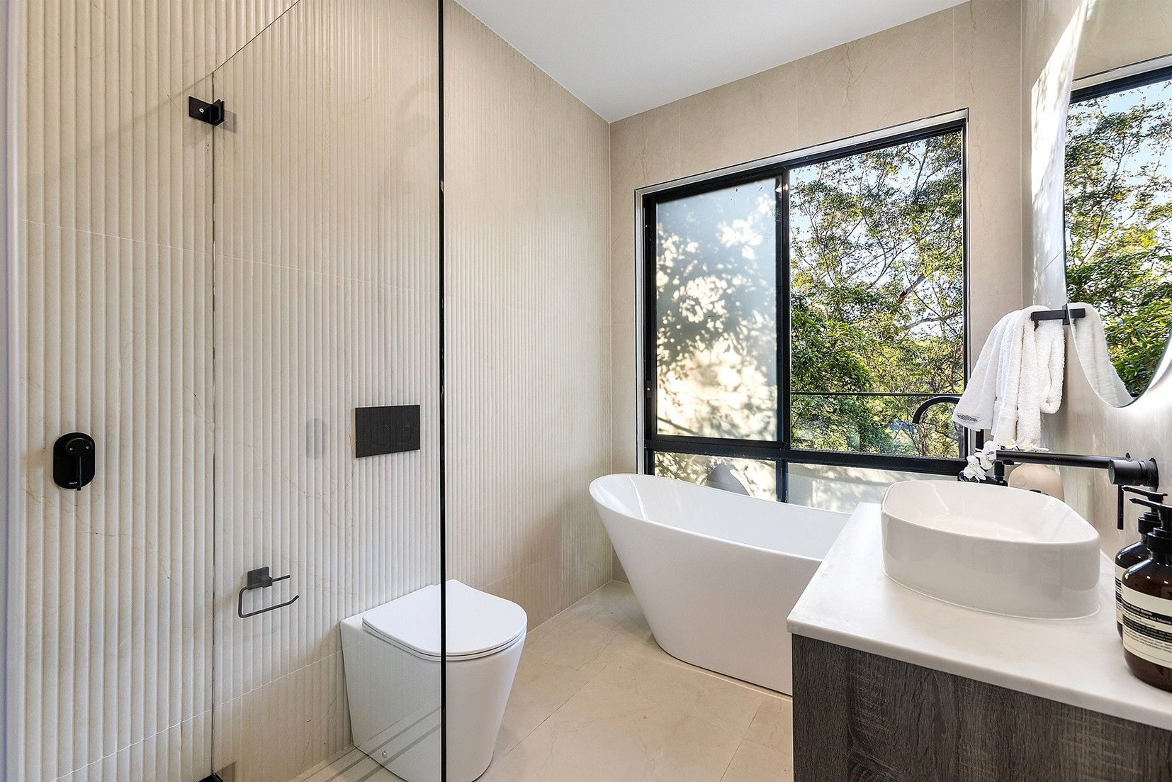17 Lowanna Place — photo 7 of 10