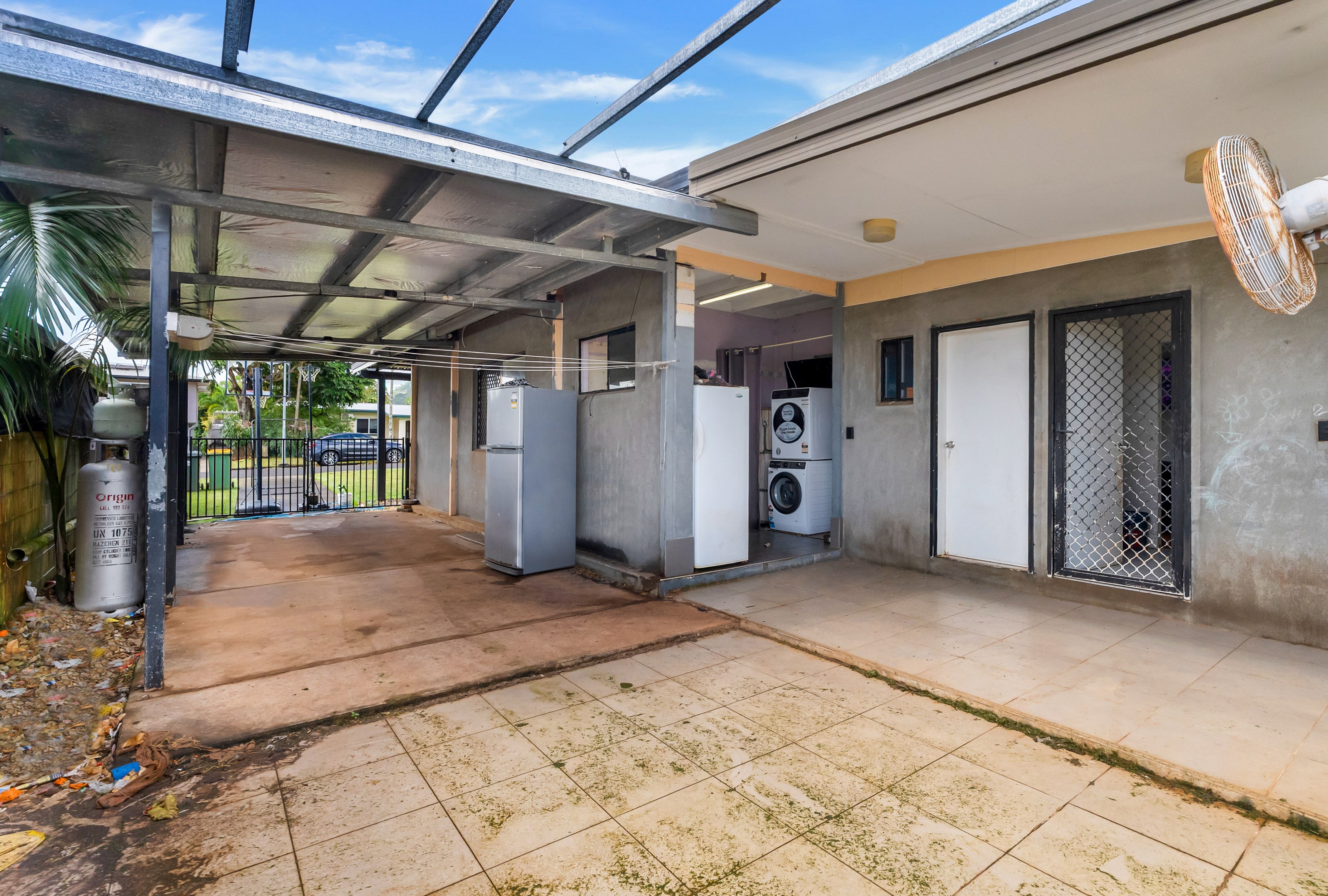 12 Dandaloo Street — photo 15 of 17