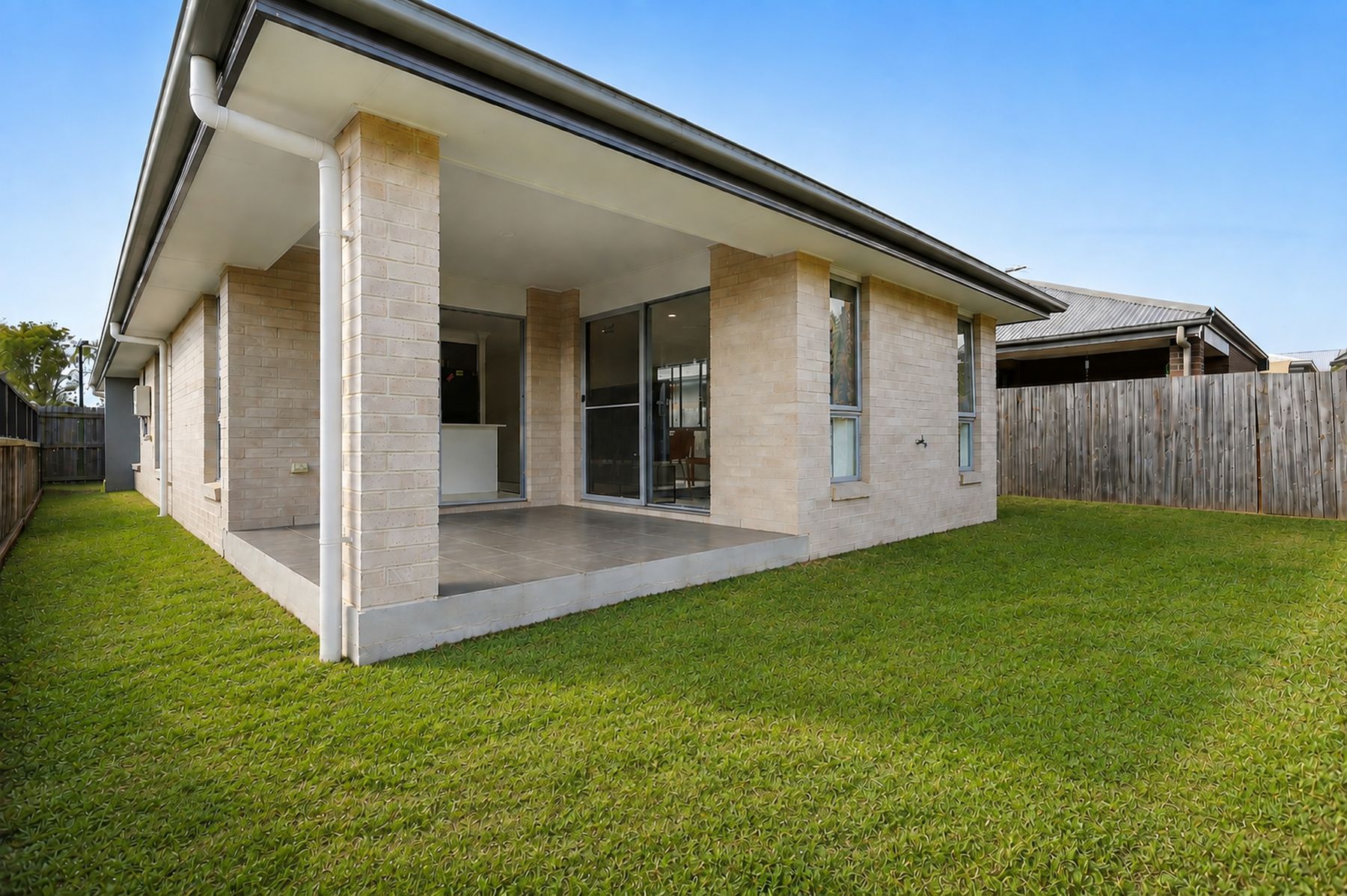 27 Cordeaux Crescent — photo 4 of 19