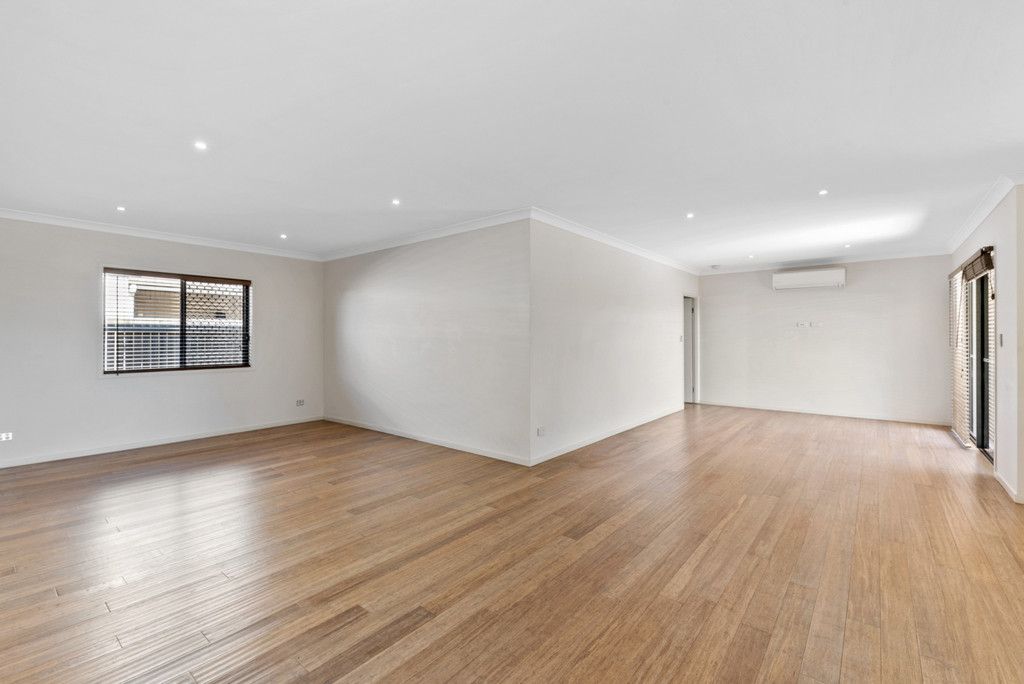 53 Ravensbourne Crescent, North Lakes, QLD 4509