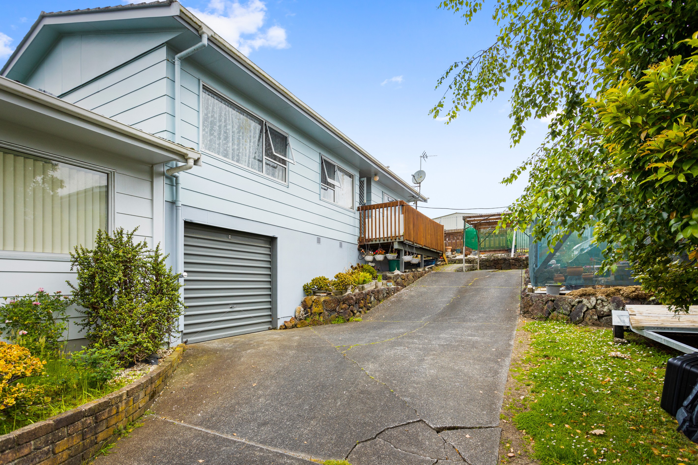 129B Lynn Road, Glenfield, North Shore City