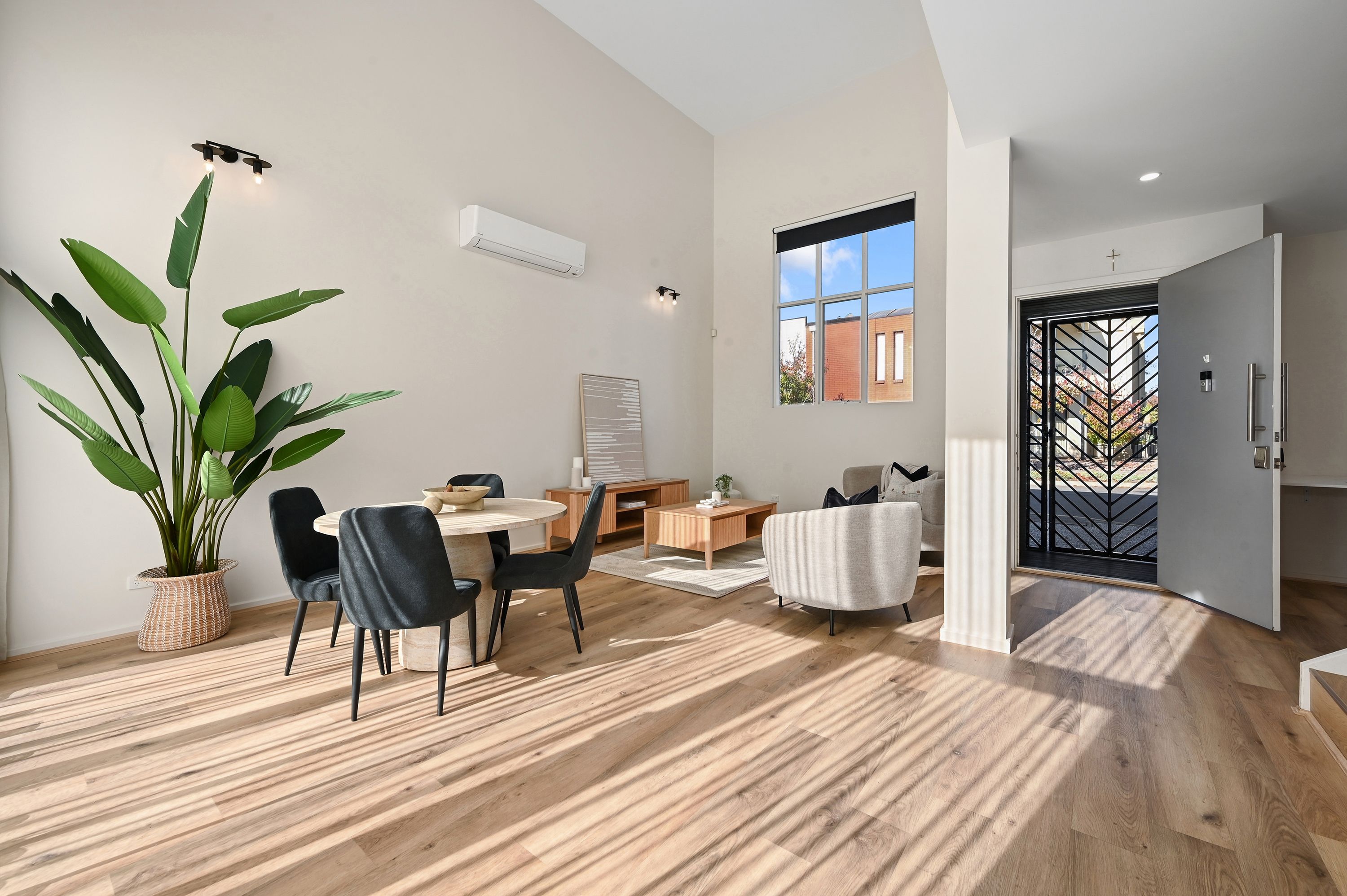 54 The Strand — photo 16 of 30