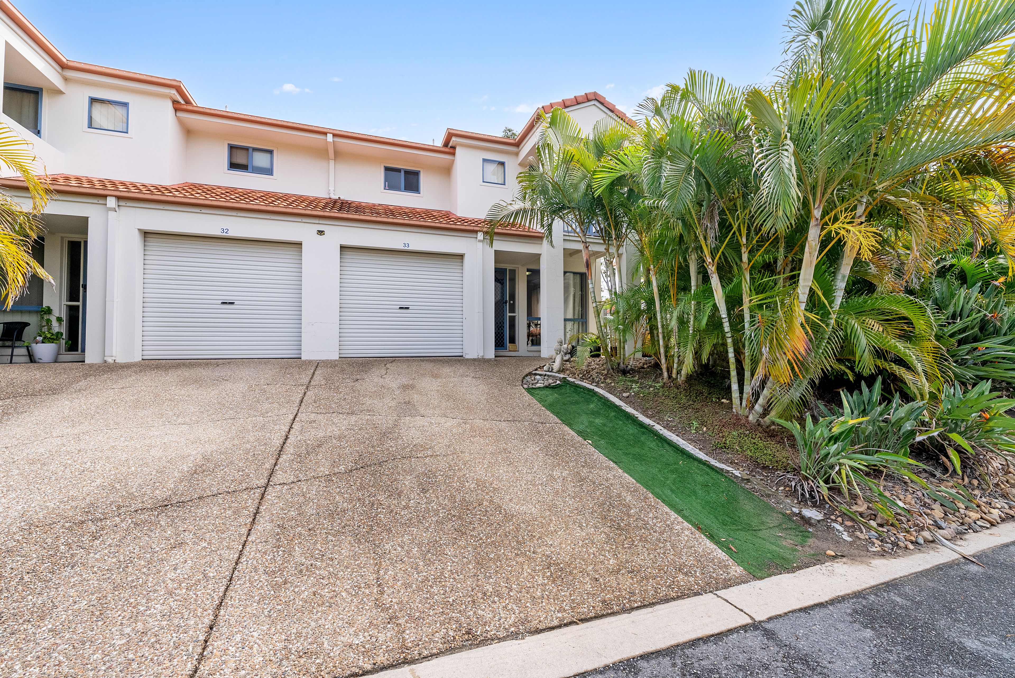 33/2 Studio Drive, Pacific Pines, QLD 4211