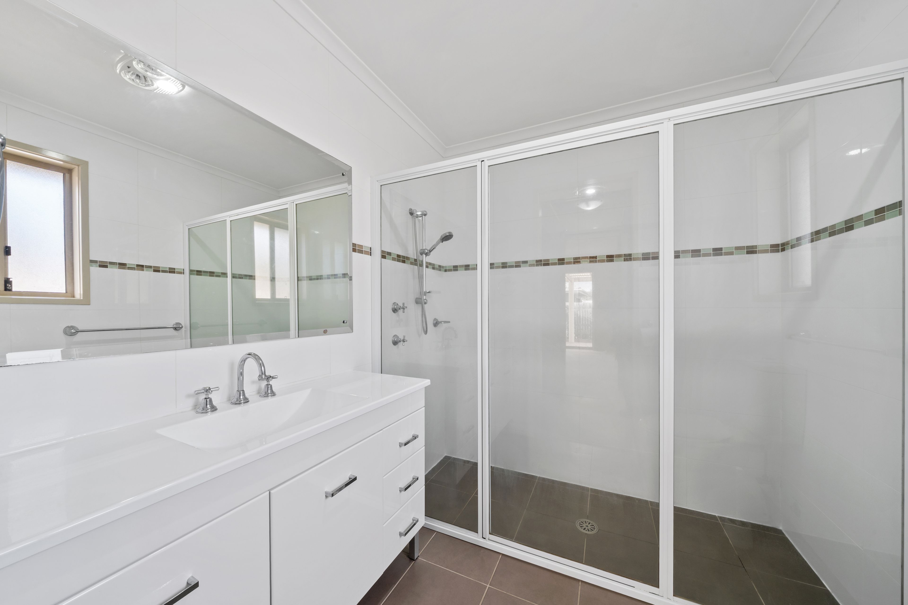 19 Waterworth Street — photo 10 of 22
