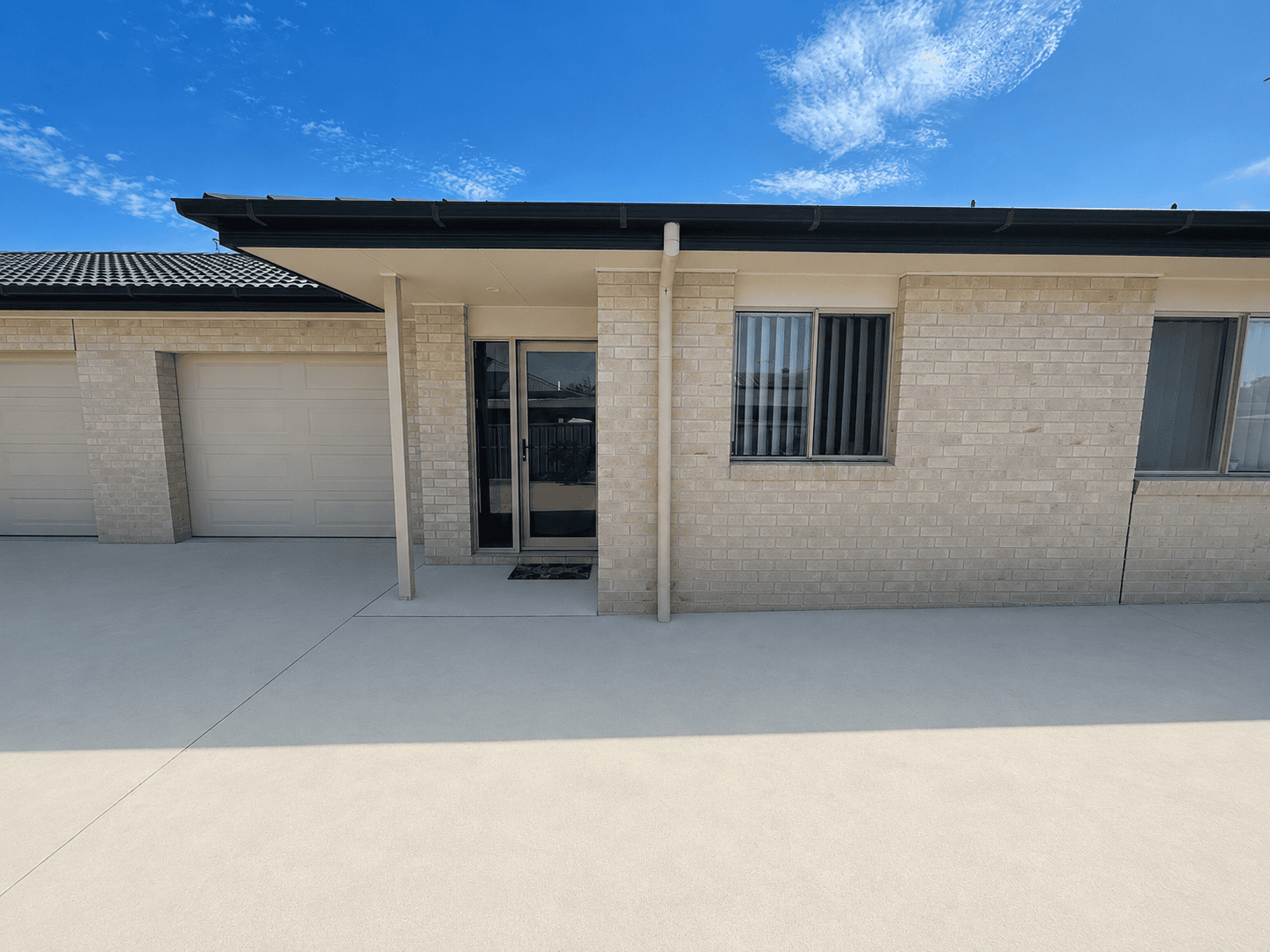 2/41 Oxley Street — photo from Ray White Manning Valley