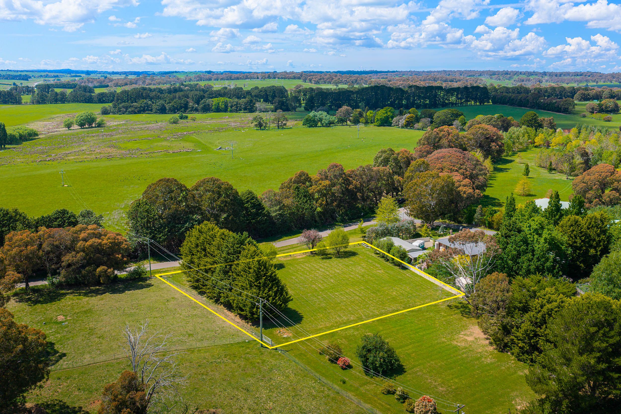 77 Kialla Road — photo from Ray White Rural Goulburn
