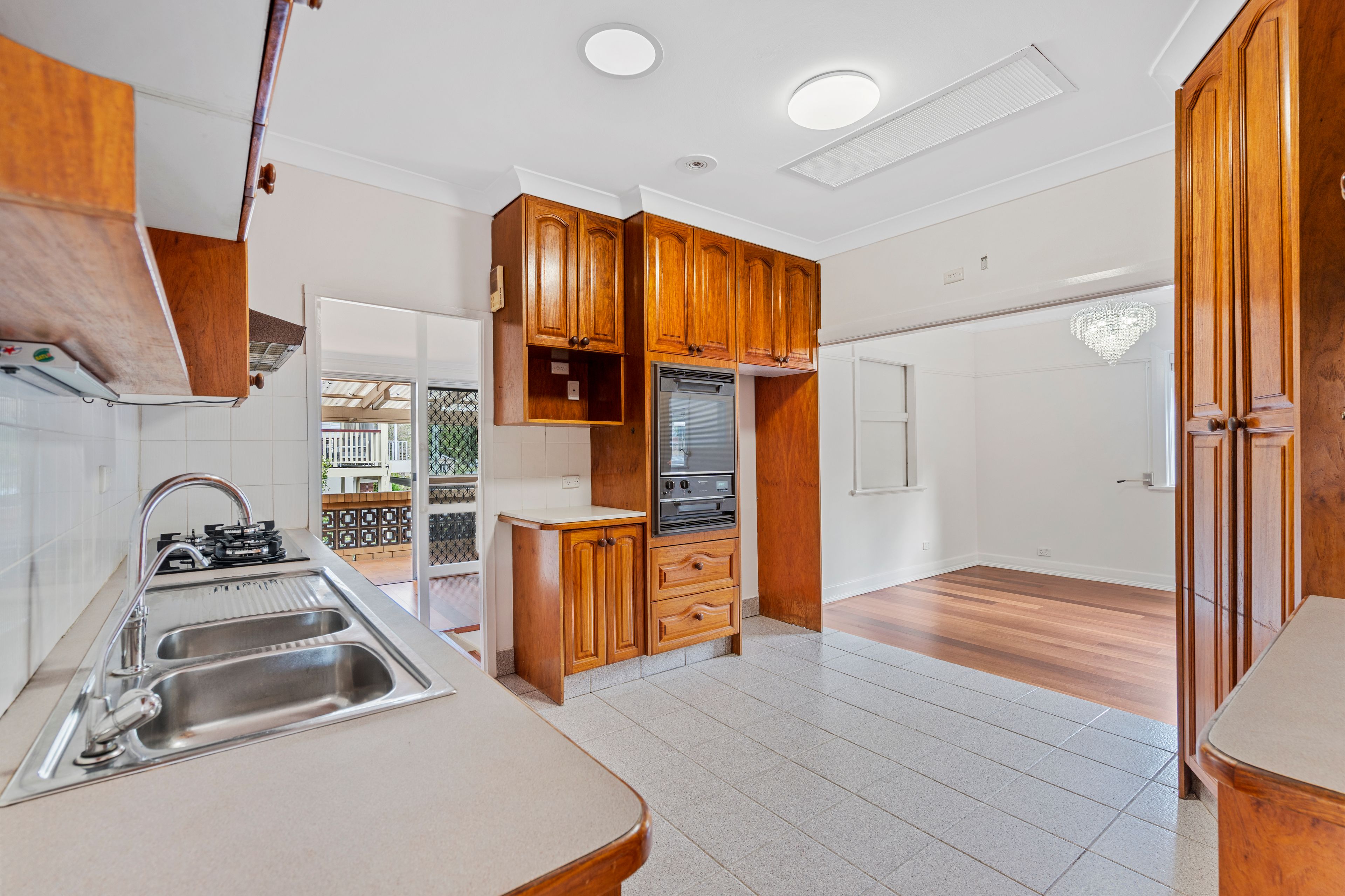 31 Clara Street — photo 5 of 16