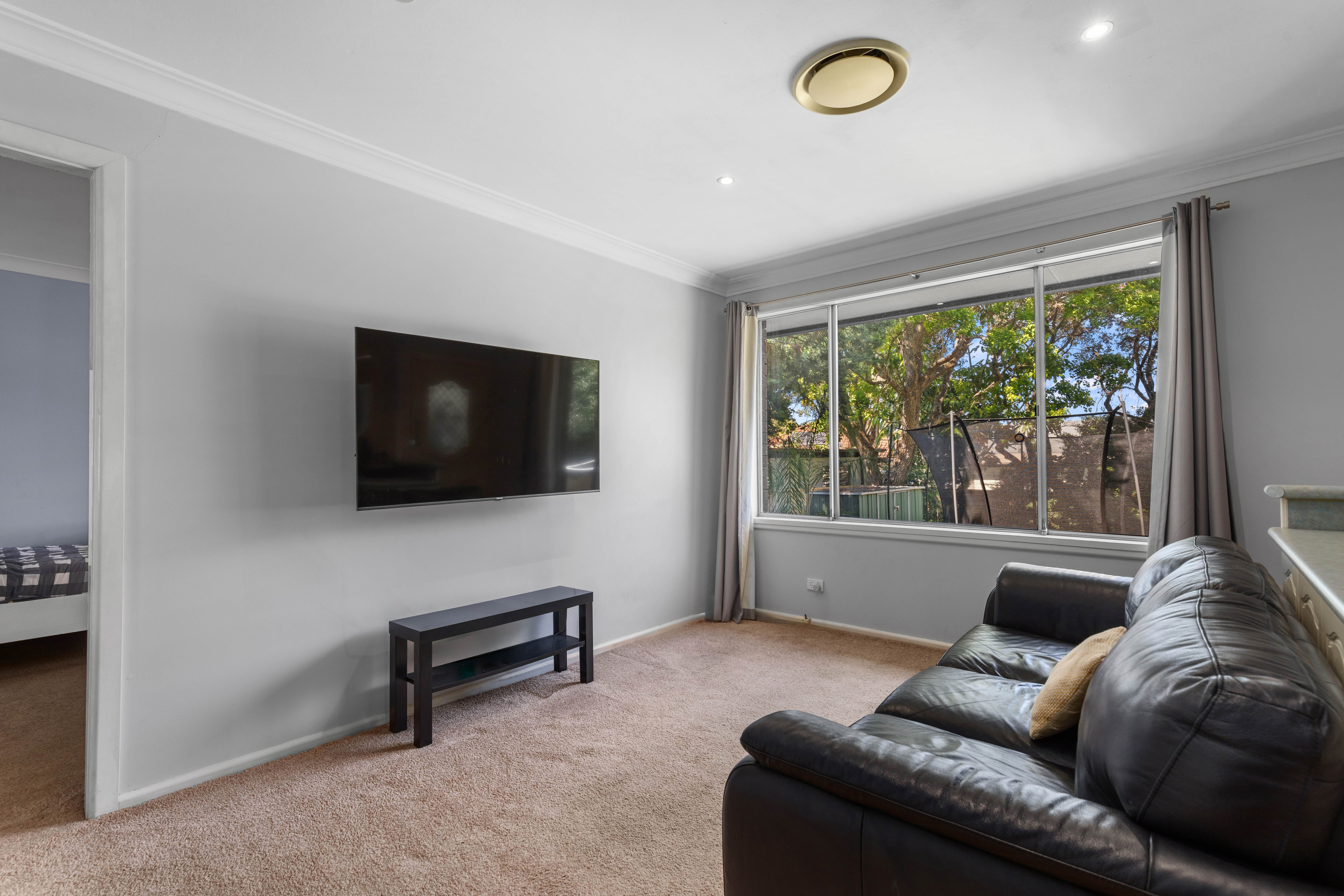 27 Beale Crescent — photo 7 of 11