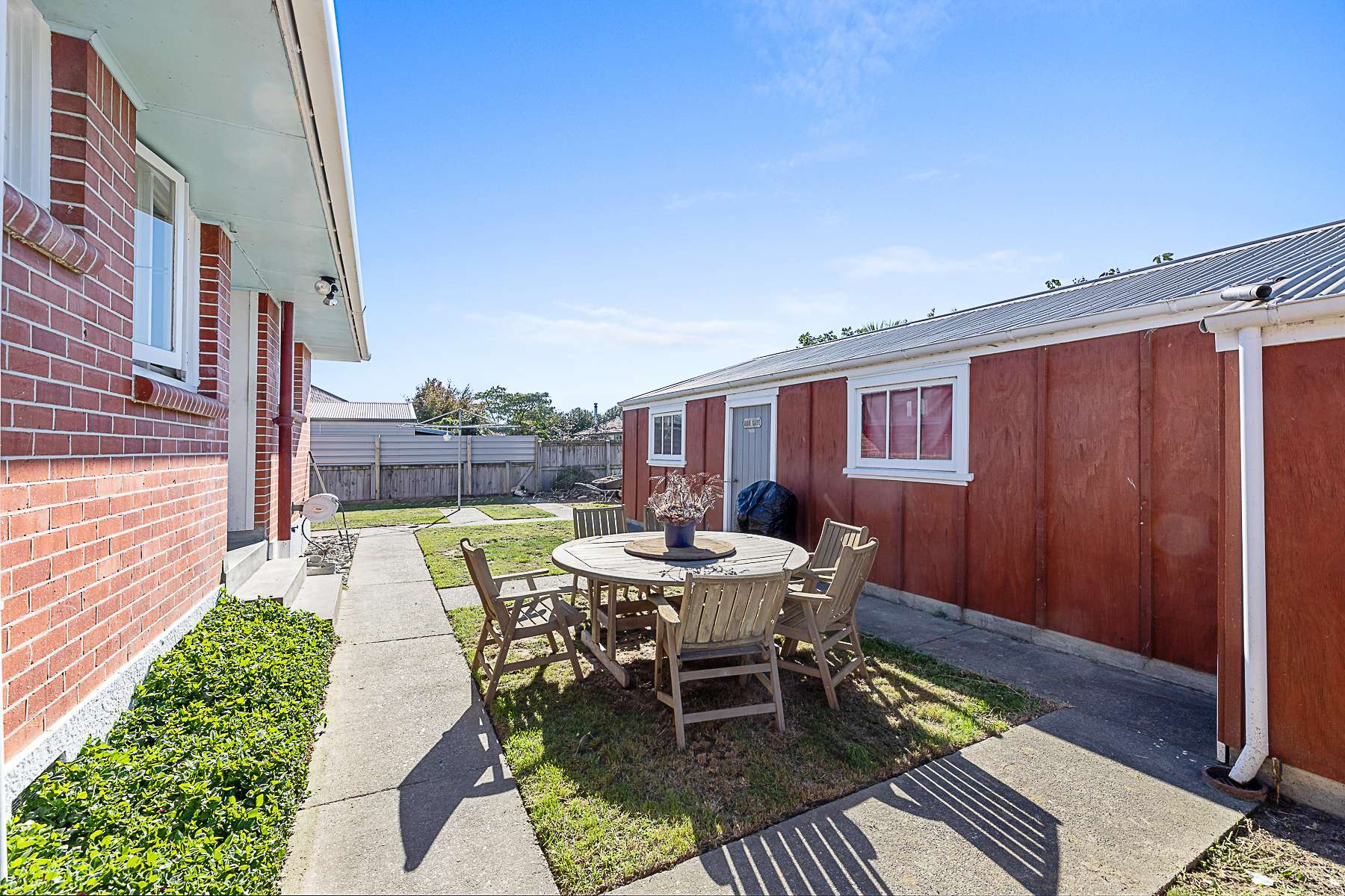 21 Holdaway Street photo 13