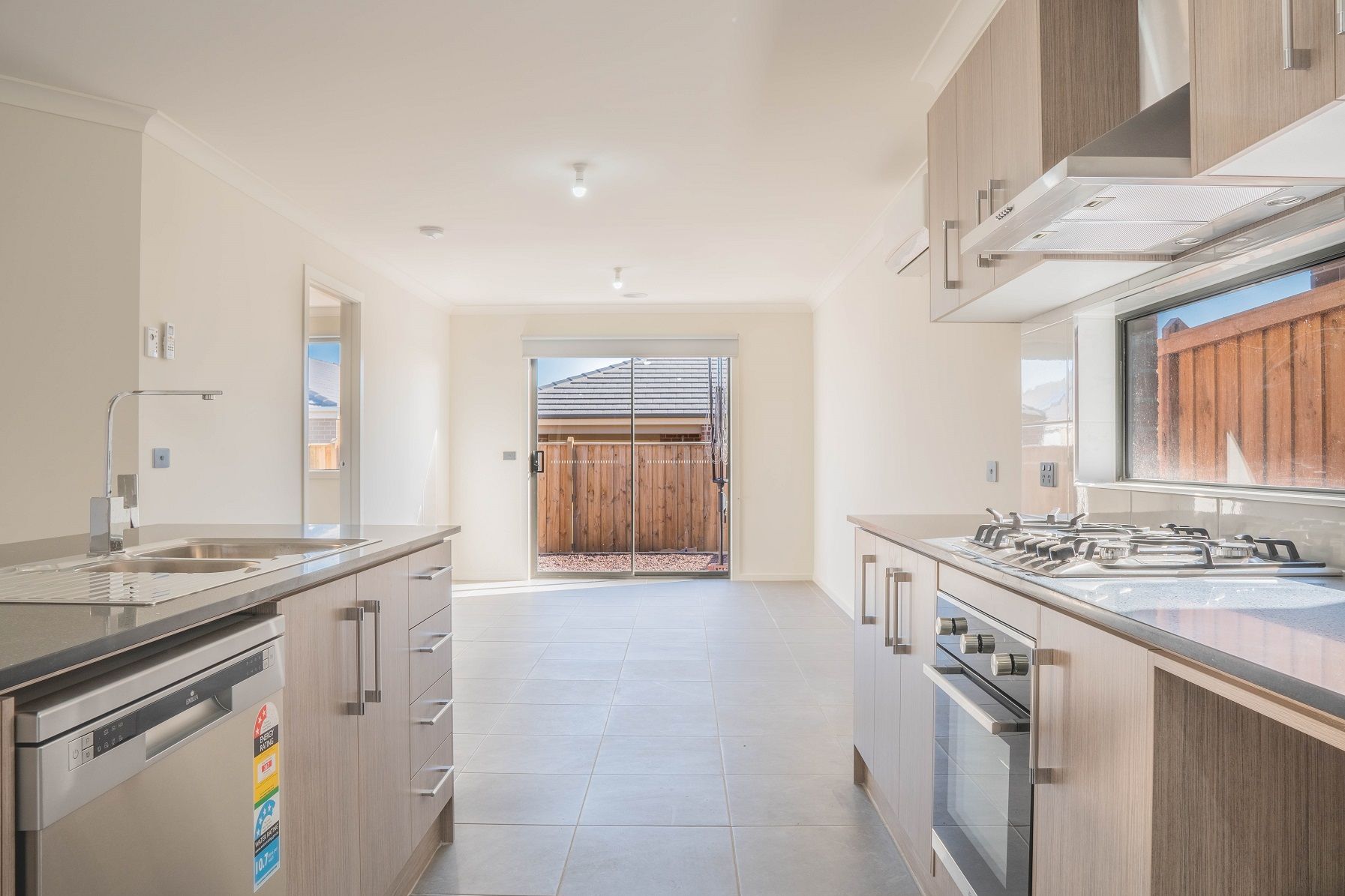 16 Catch Street, Clyde, VIC 3978