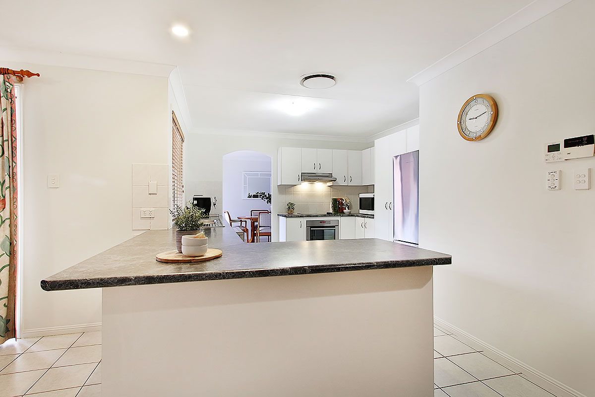 59 Cowell Street, Carindale, QLD 4152