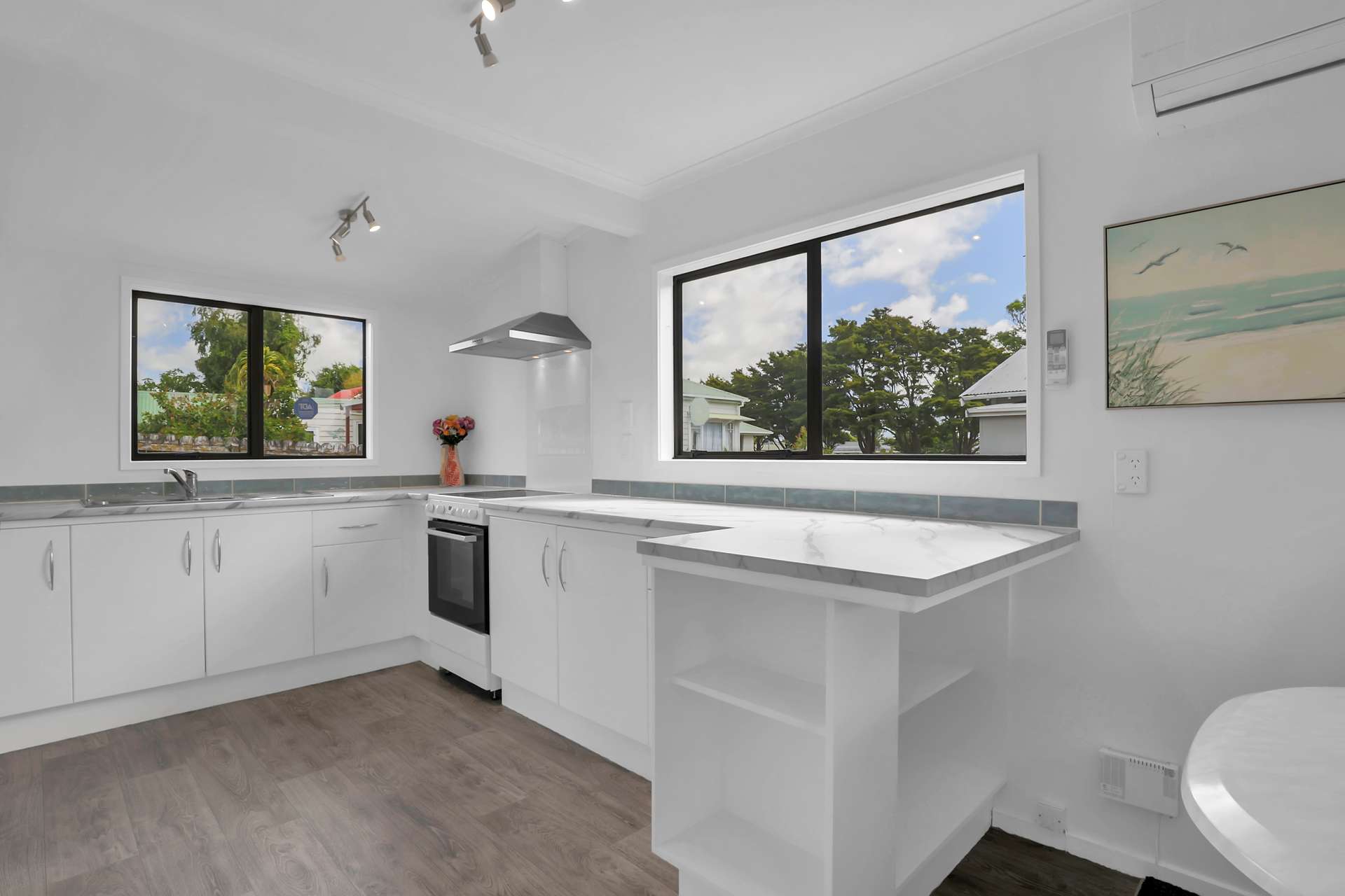 15a View Road photo 9
