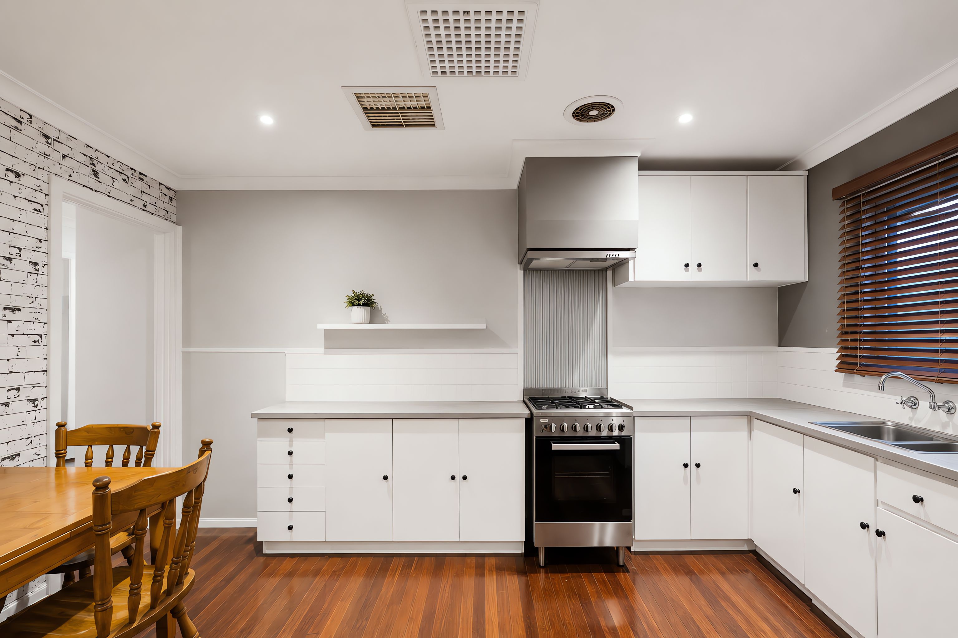 17 Tarrawan Road — photo 3 of 14