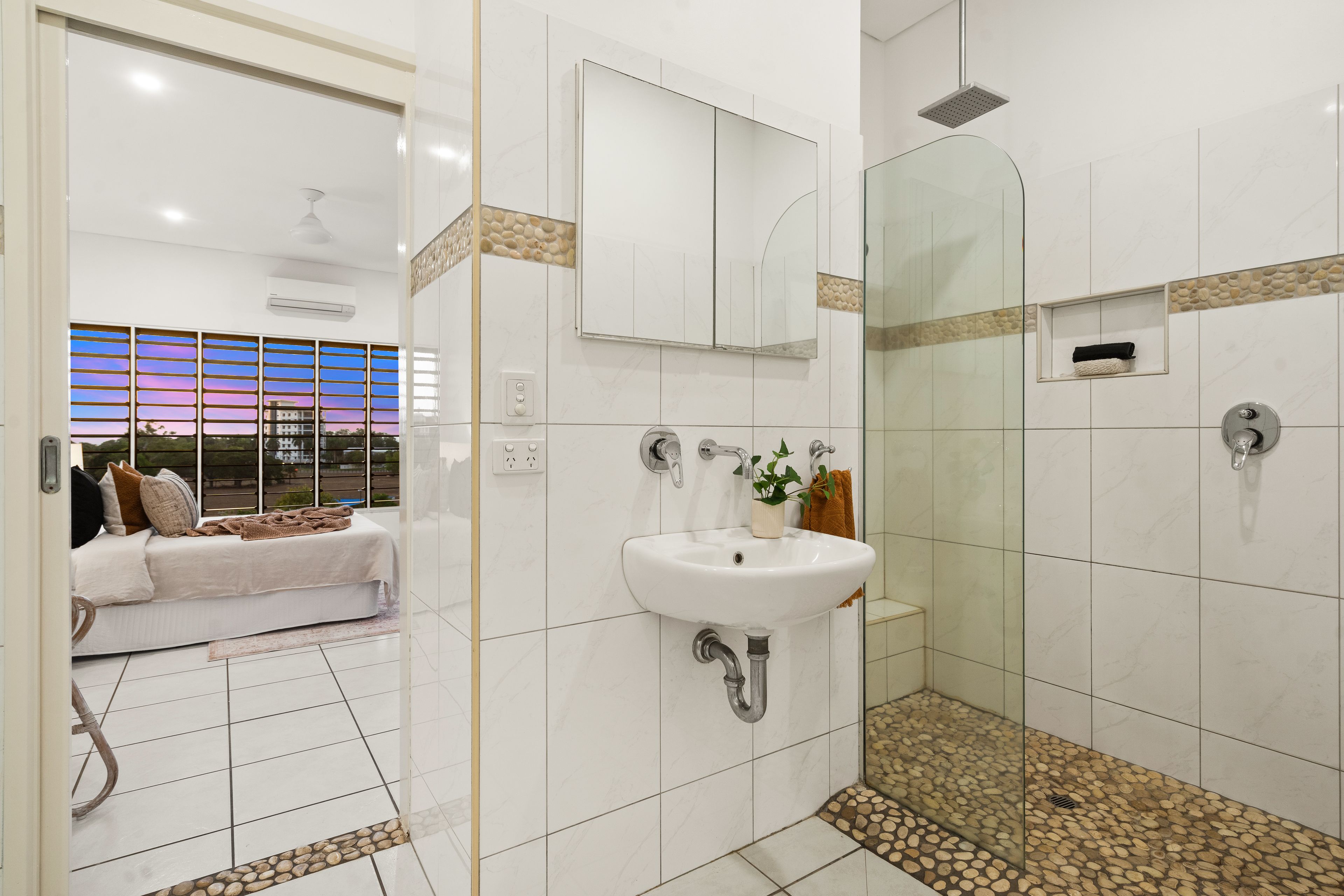 10/5 Lambell Terrace — photo 15 of 29