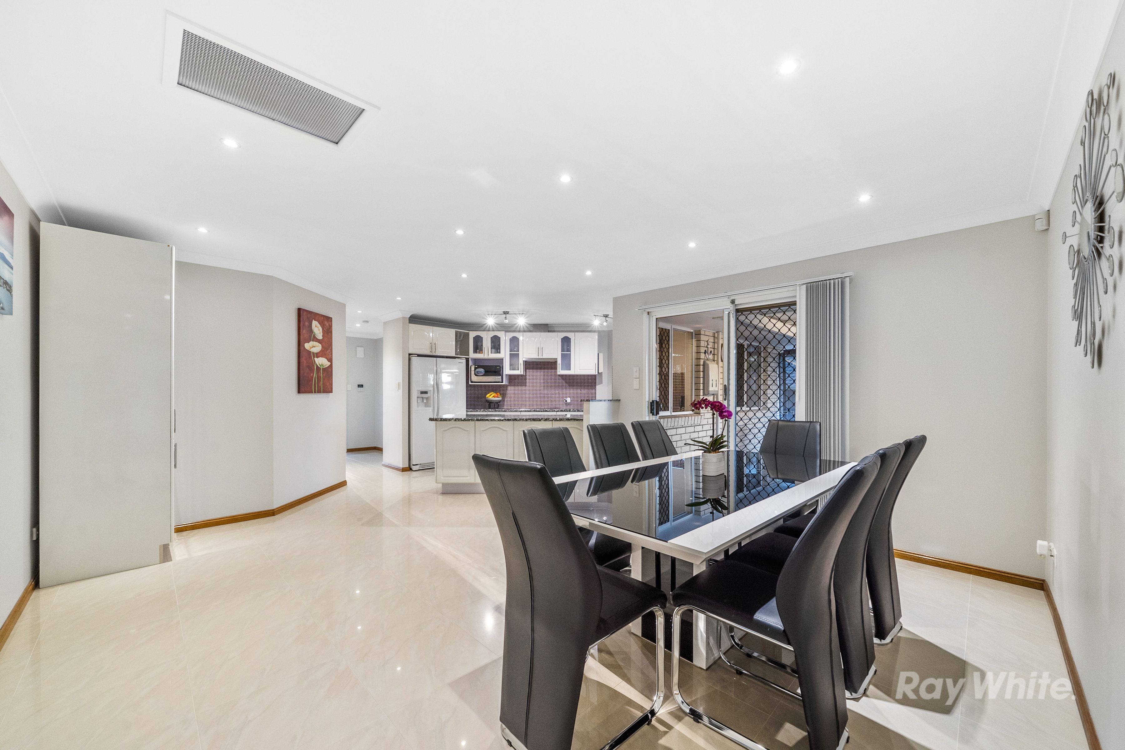 14 Fromelles Court — photo 9 of 22