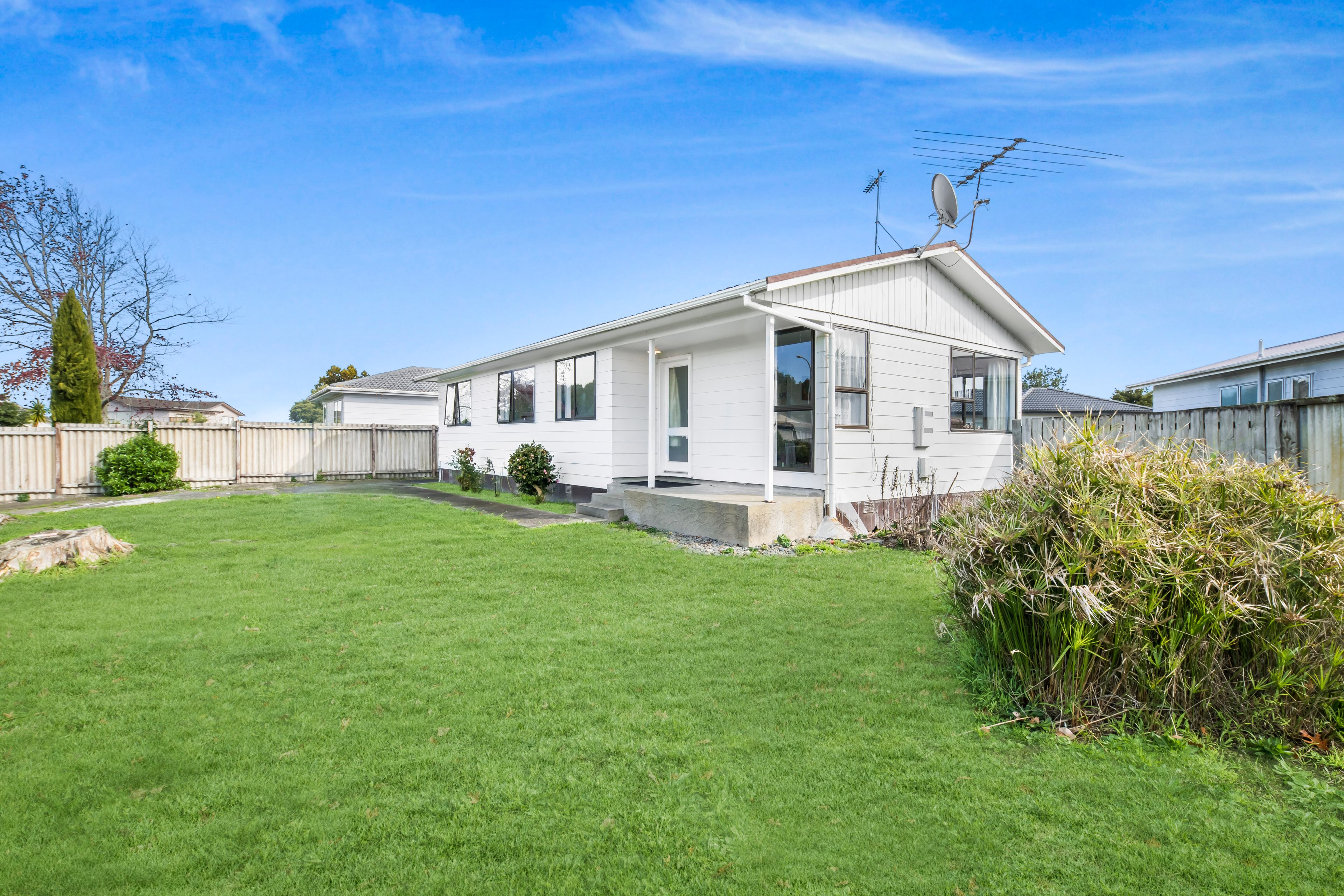12 Darren Crescent, Half Moon Bay, Manukau City
