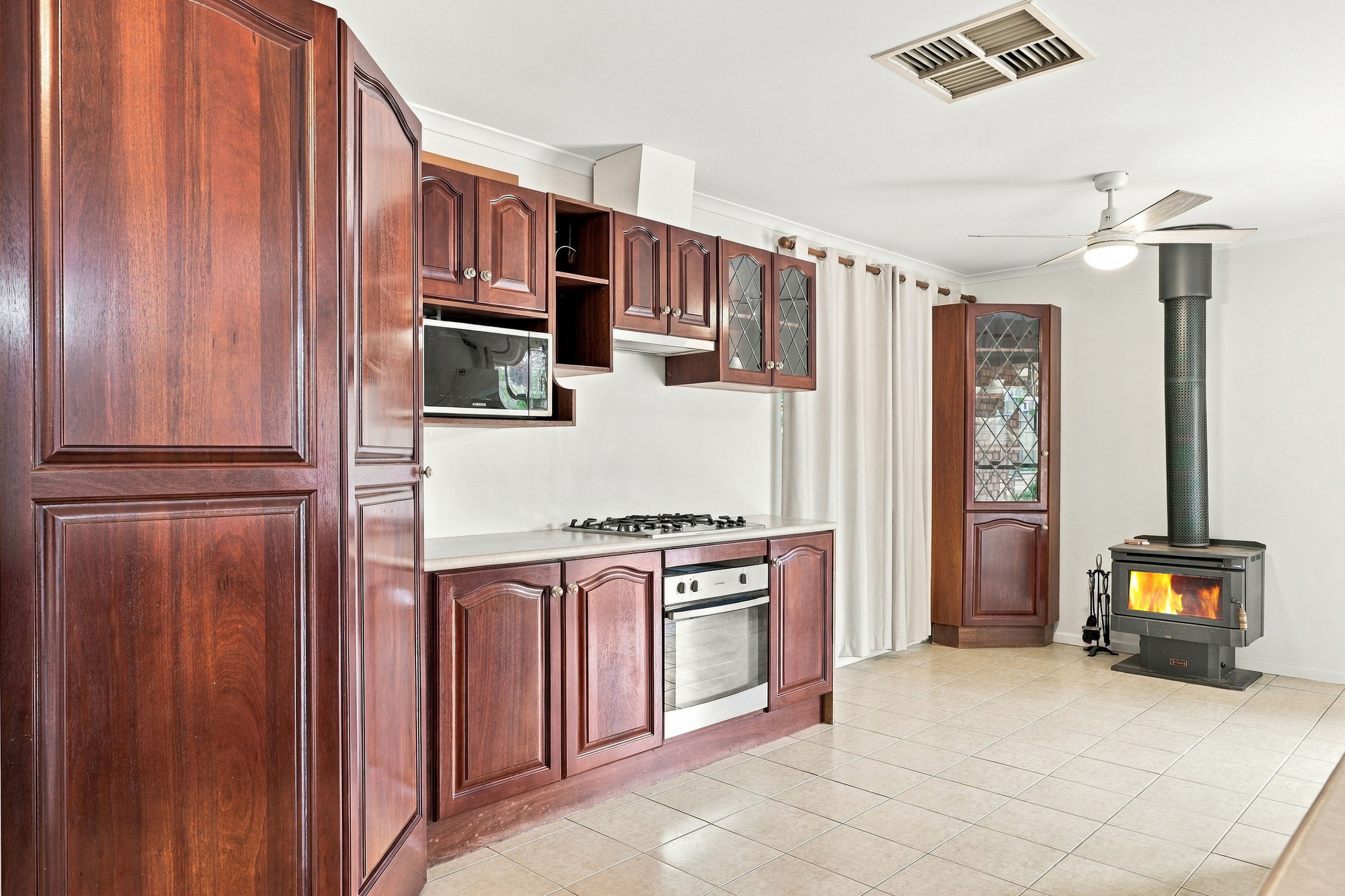 5 Siostrom Court — photo 4 of 13