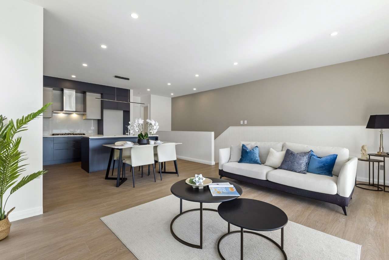 31 Burberry Heights photo 44