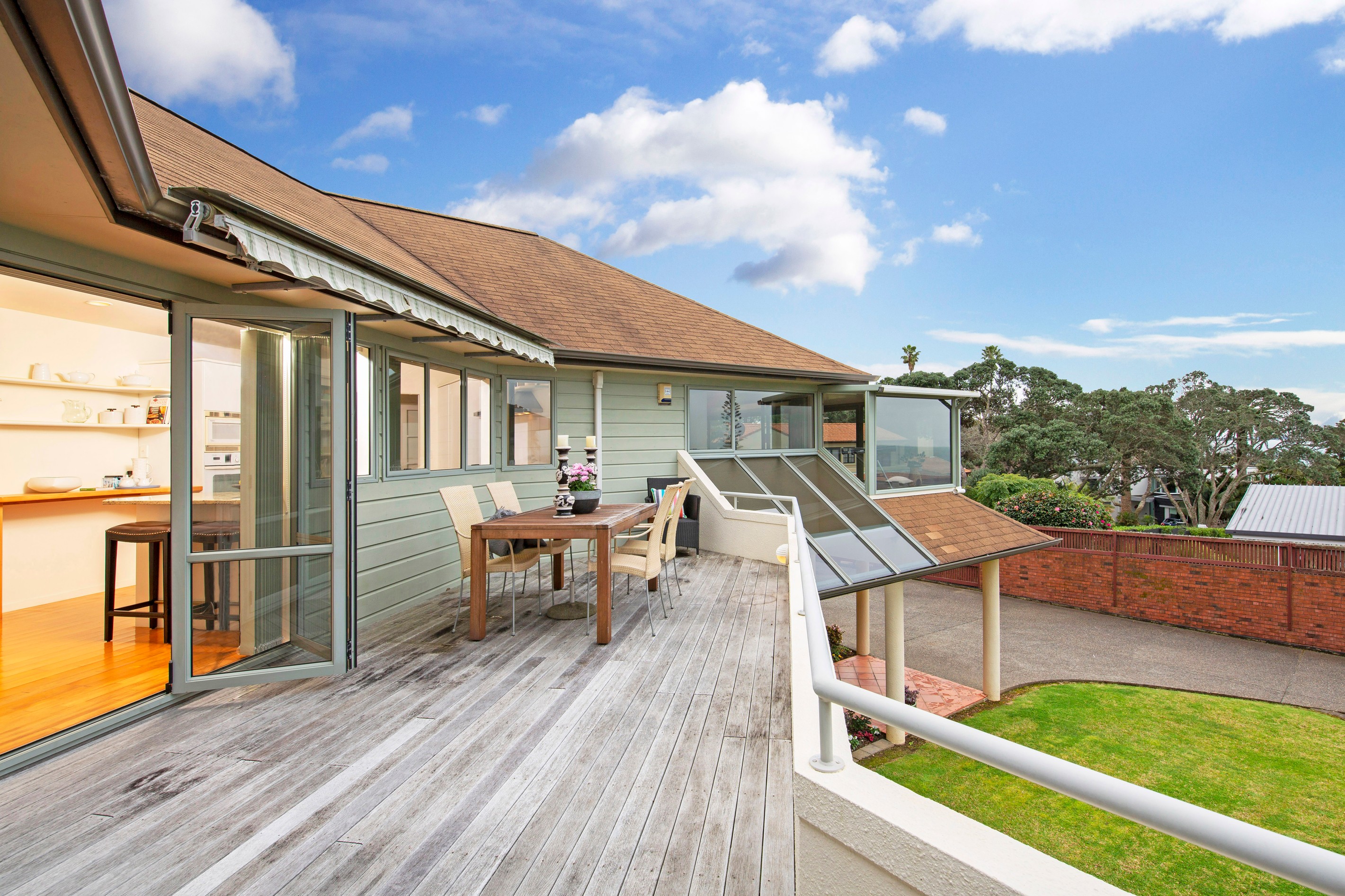 2/10 Burford Place, Mellons Bay, Manukau City
