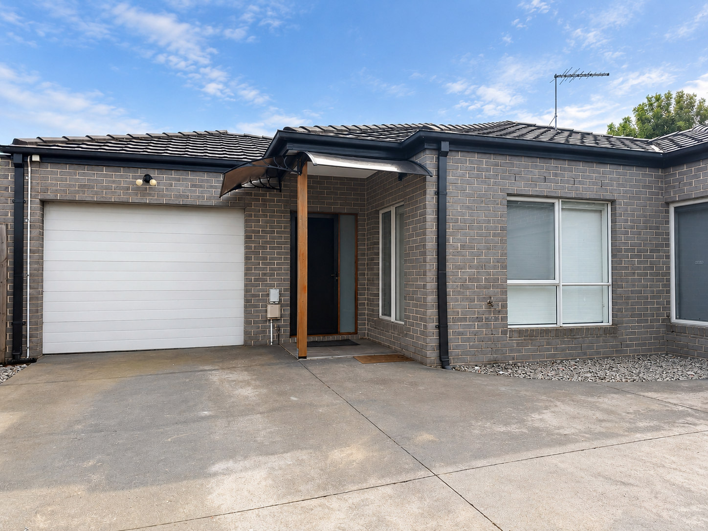 2/104 Daley Street — photo from Ray White Reservoir