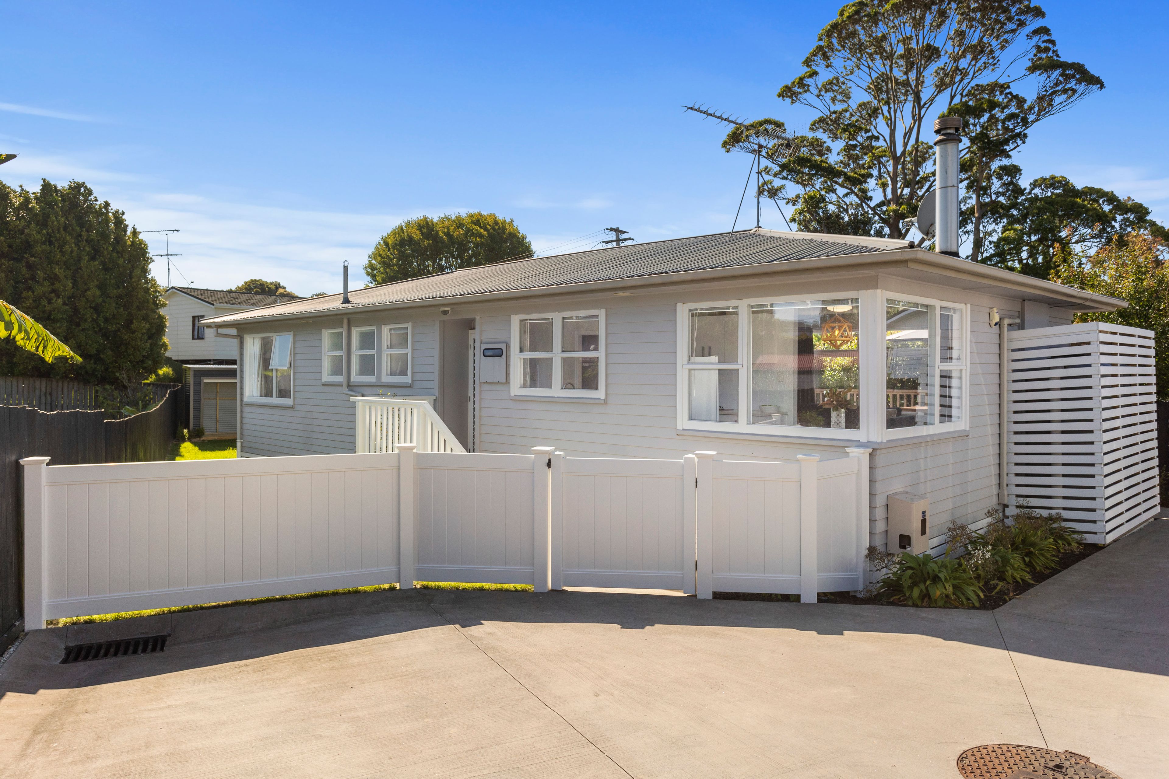 17b Roseneath Place, Birkdale, North Shore City 0626 Sold House Ray