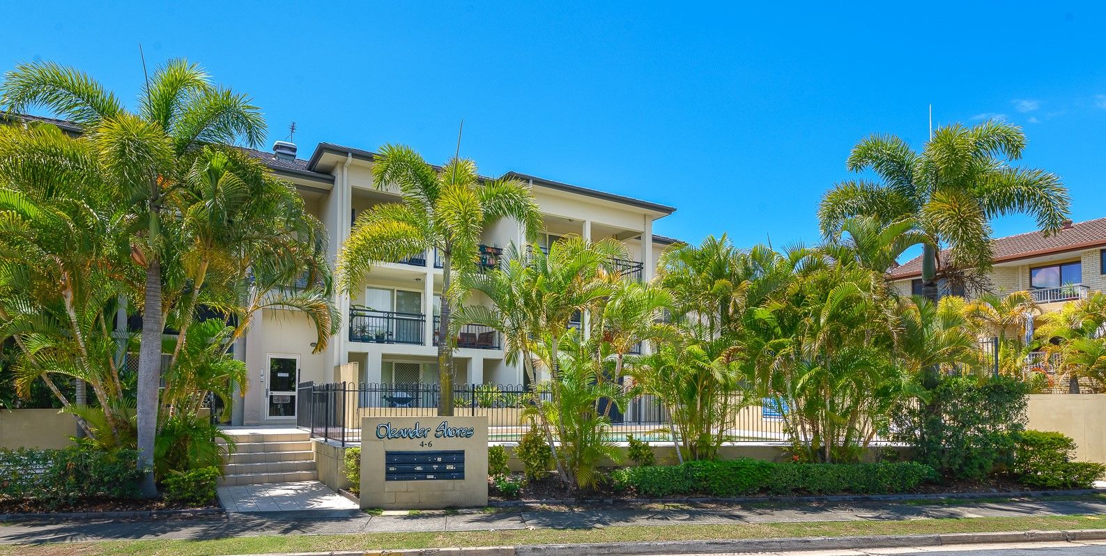 4-6 Oleander Avenue, Biggera Waters QLD 4216