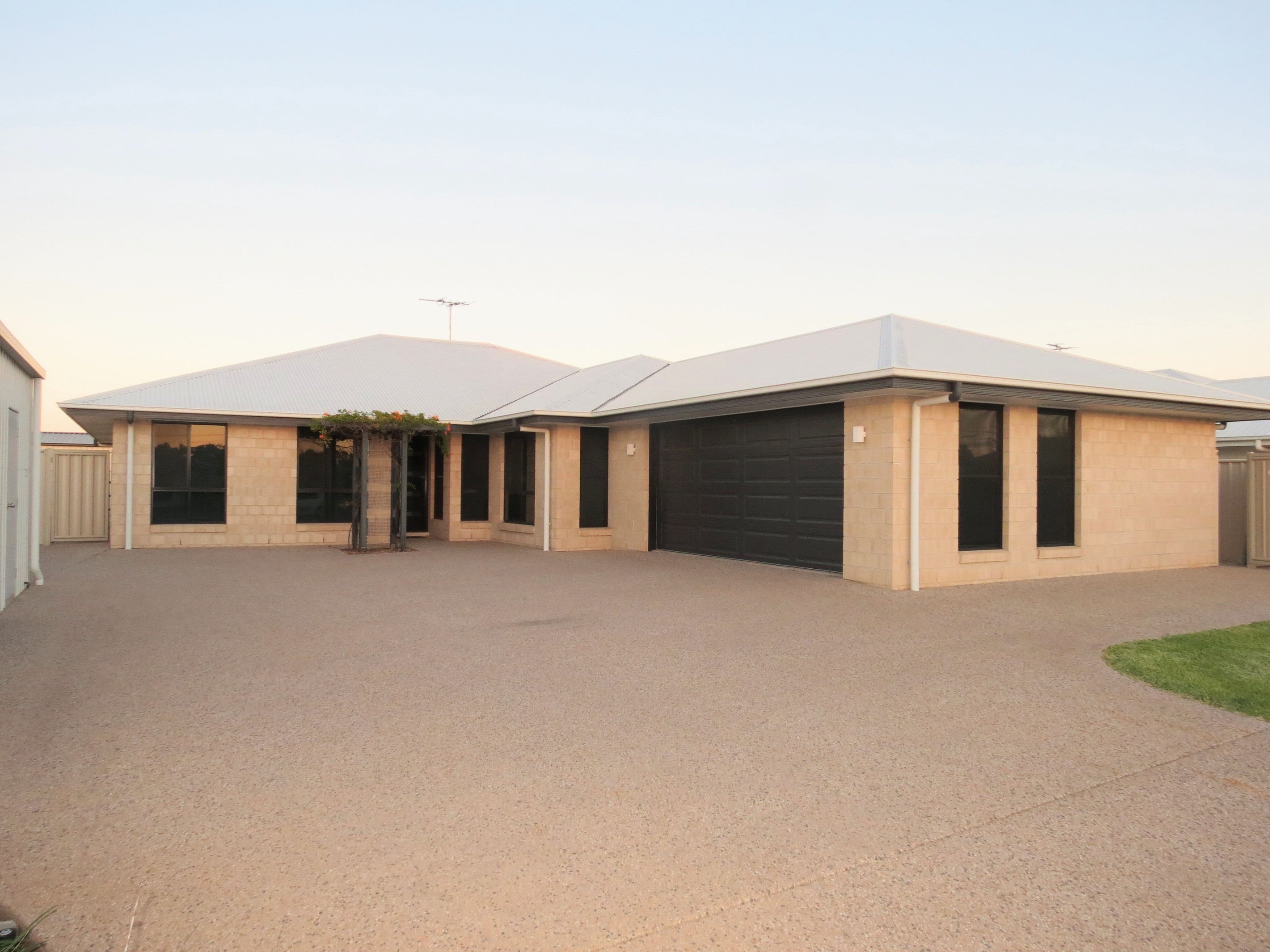 15 Kassidy Drive, Emerald, QLD 4720