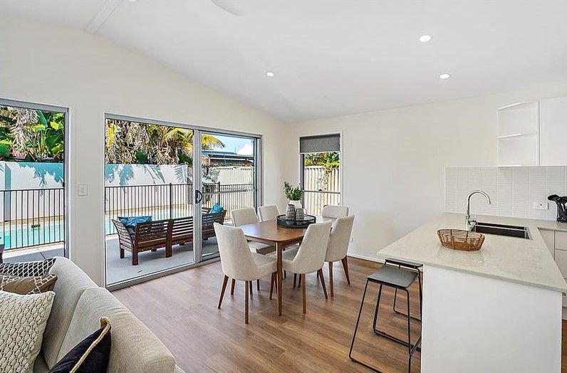 6 Coogeen Street, Bundall, QLD 4217