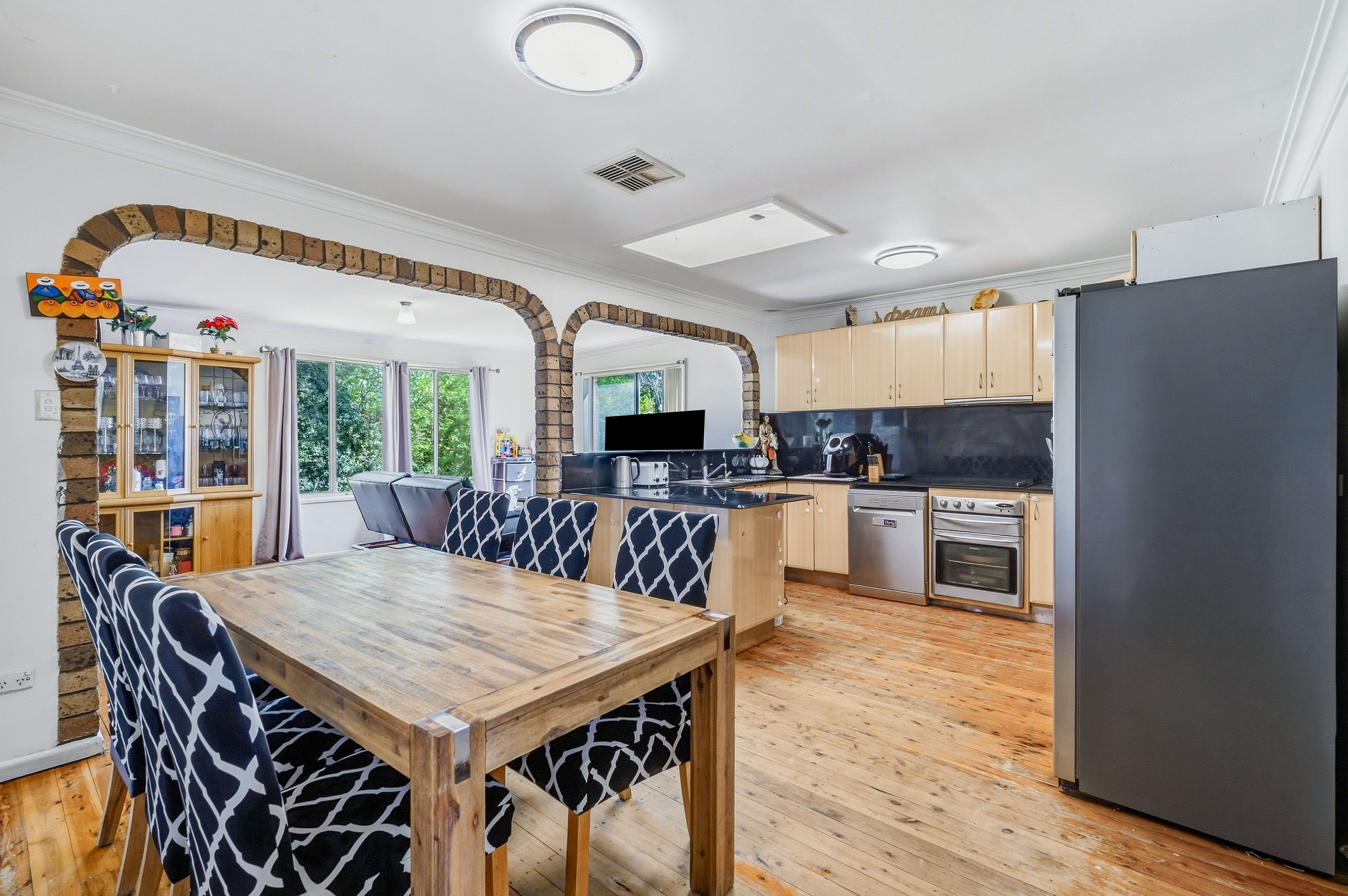 43 Kendall Street — photo 4 of 11