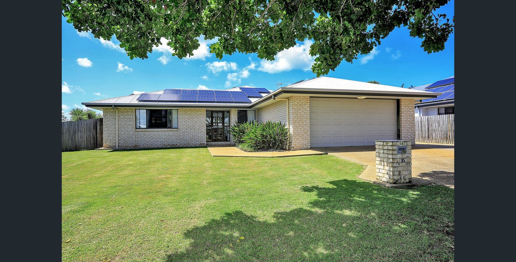 16 Back Hill Drive, Coral Cove, QLD 4670