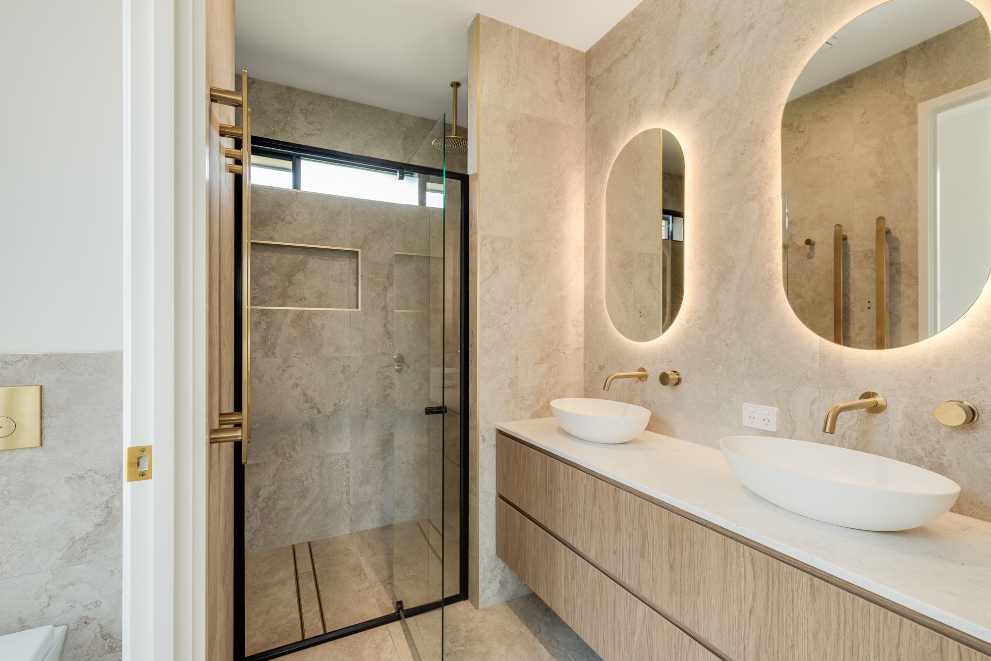 7 Mcewan Crescent — photo 5 of 21
