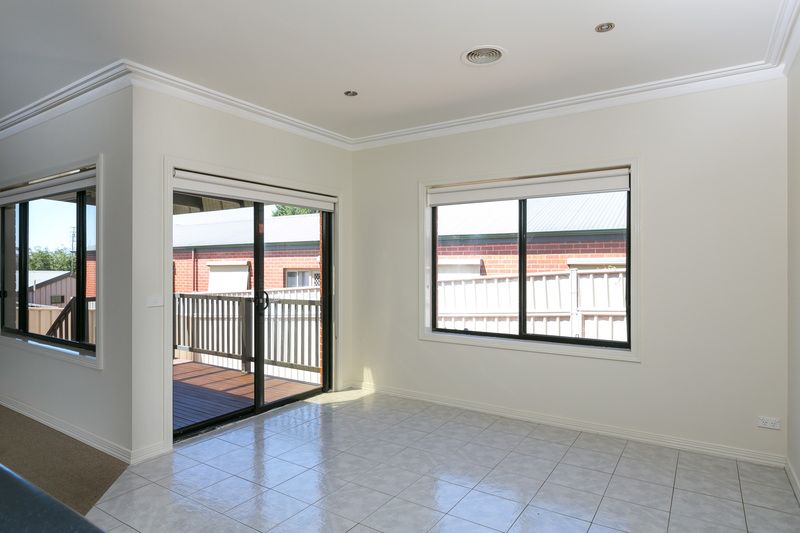 1/7 Bottlebrush Court, Strathdale, VIC 3550