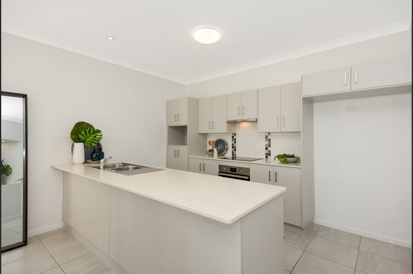 34 Bookara Gum Crescent, Mount Low, QLD 4818