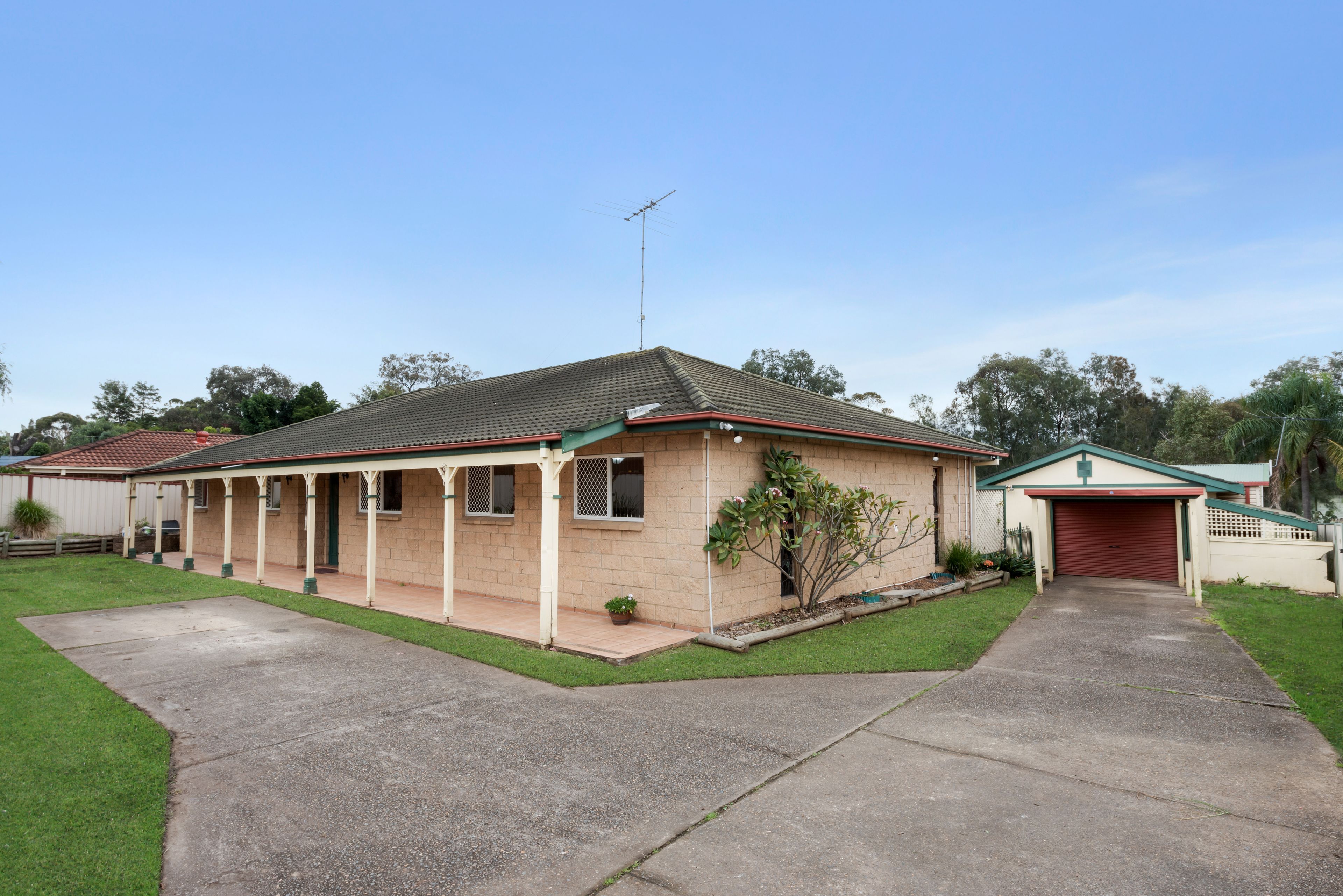 98a Queenscliff Drive, Woodbine, NSW 2560