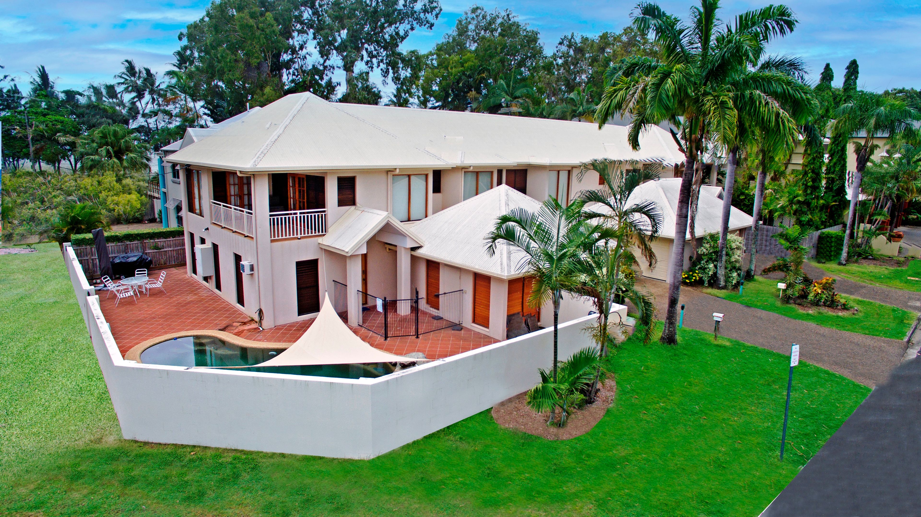 7 Harpa Street, Palm Cove QLD 4879