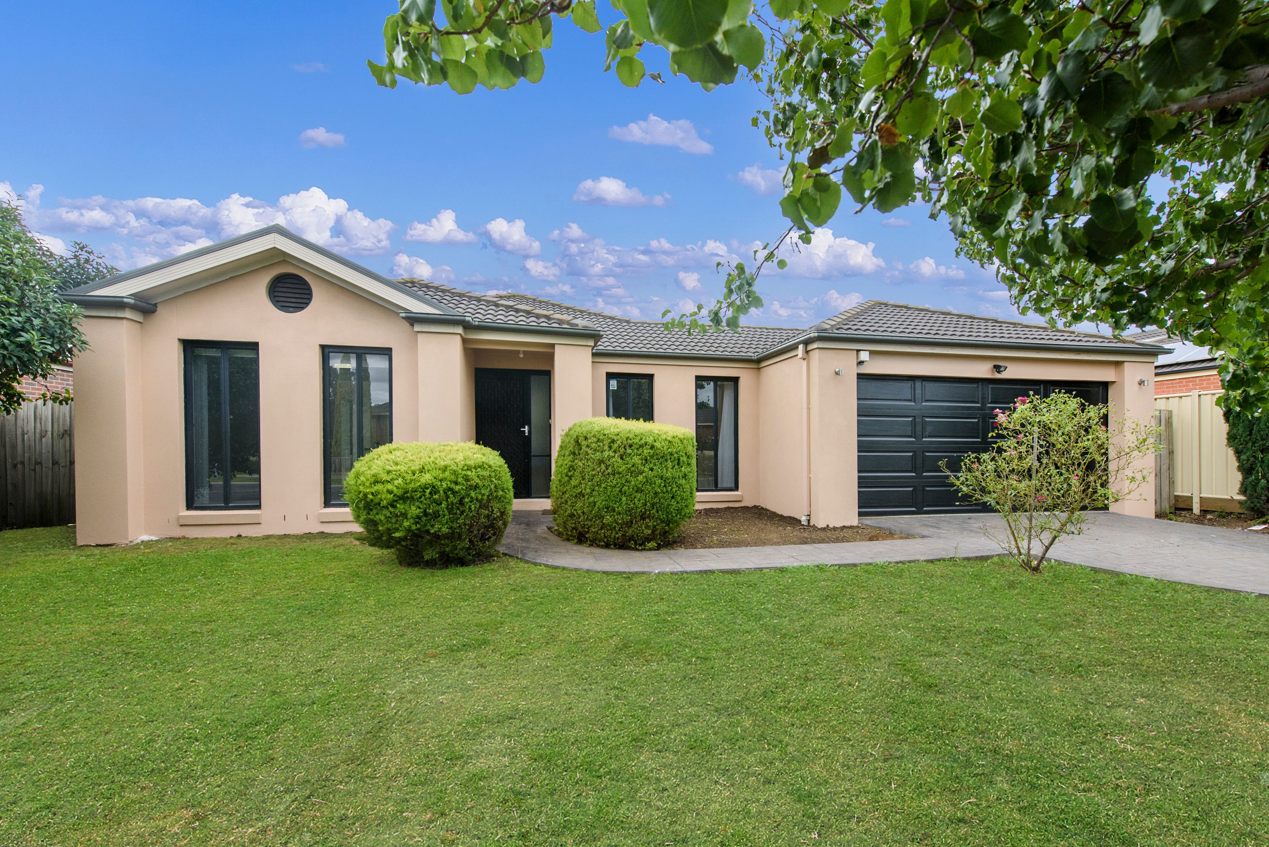 72 Domain Way, Taylors Hill, VIC 3037 Sold House Ray White Caroline Springs