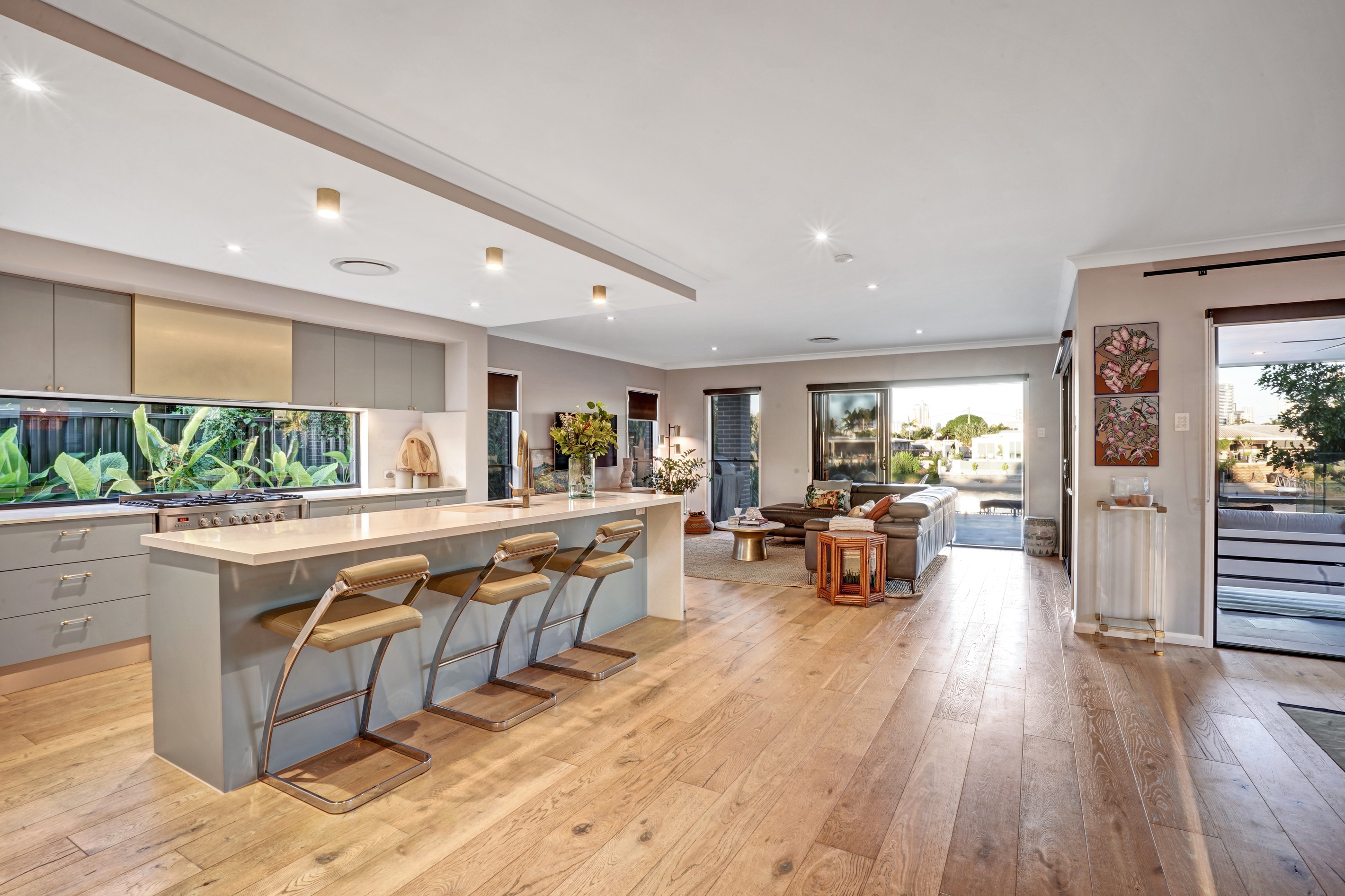 25 Kalimna Drive, Broadbeach Waters, QLD 4218