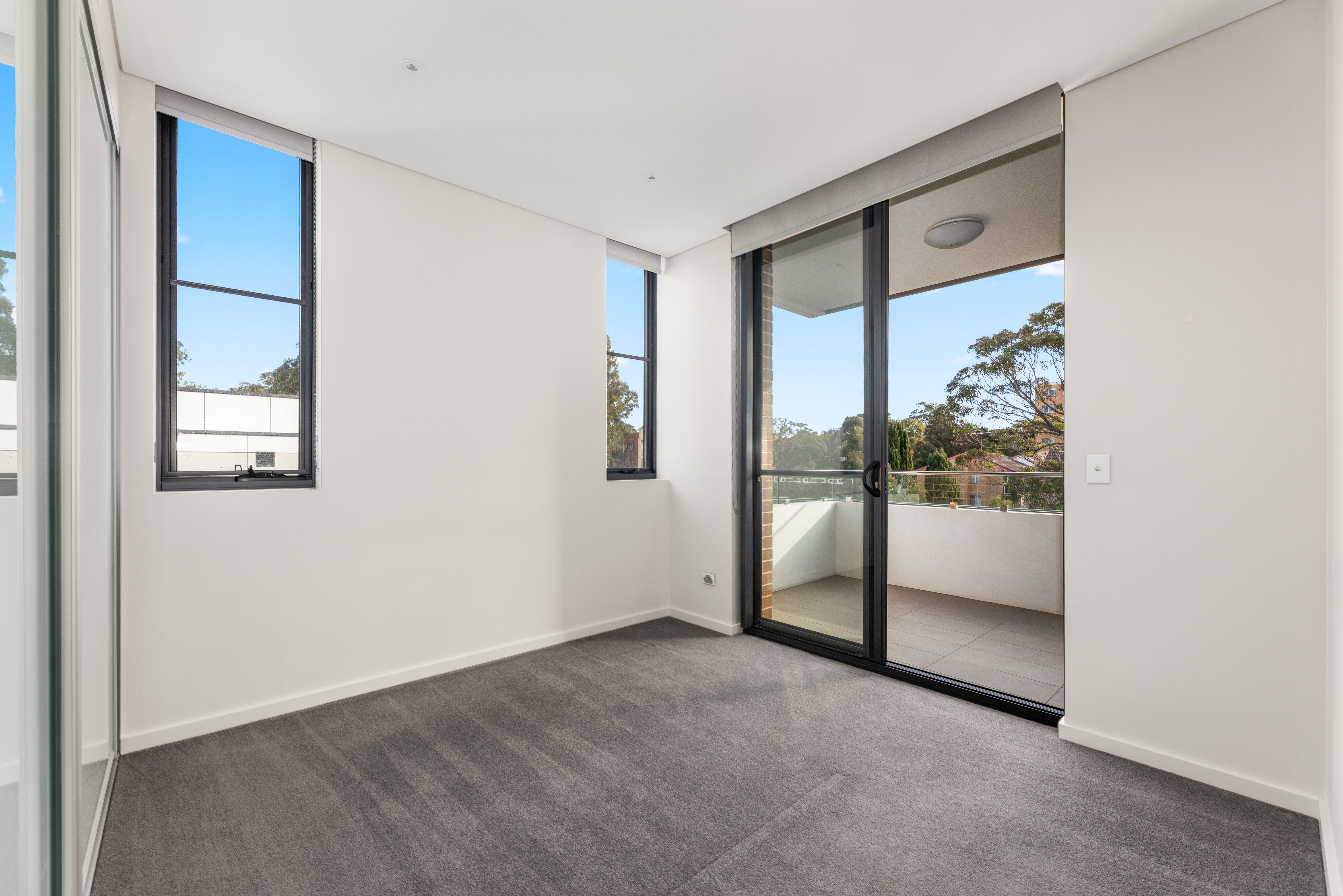 503/66 Glencoe Street — photo 10 of 13