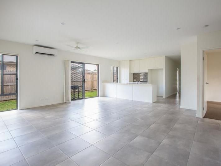 27 Bladdensburg, Waterford West, QLD 4133