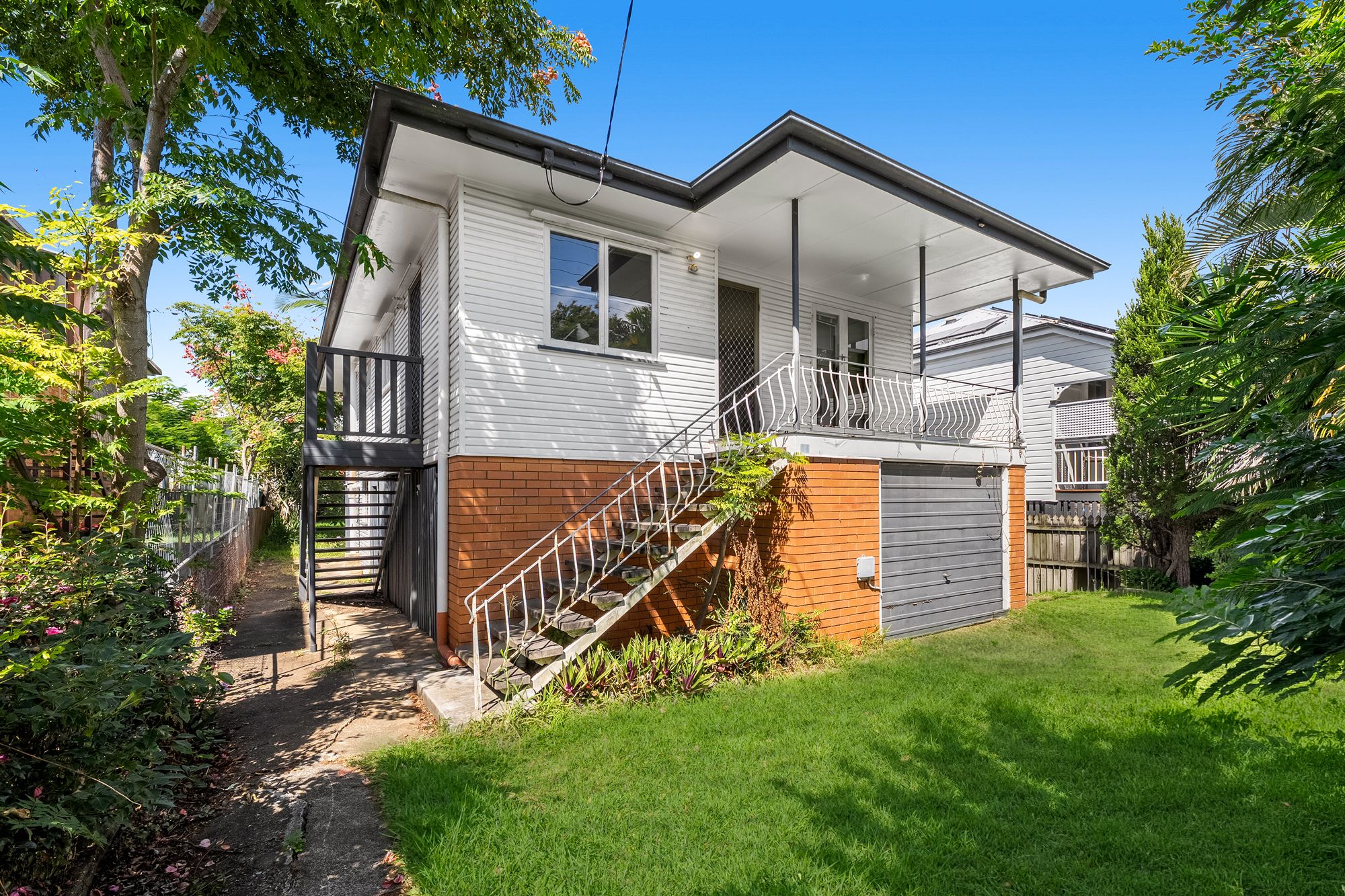 16 Railway Street — photo from Ray White Mitchelton - Team Justin Watt