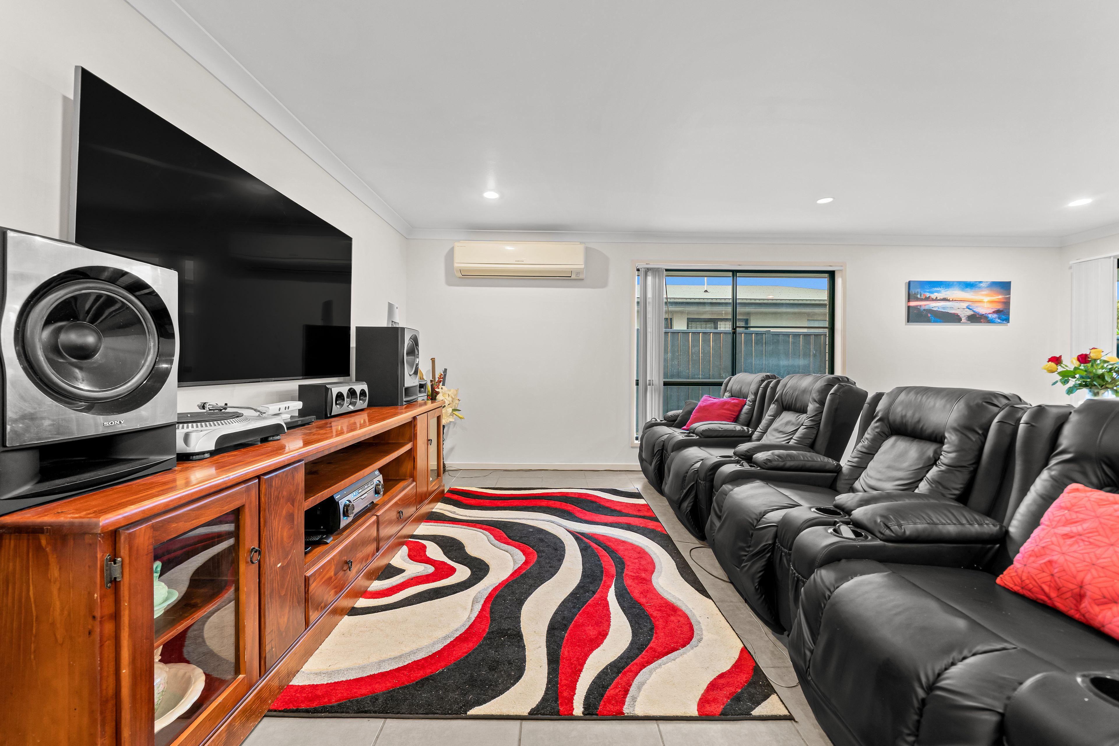 9 Voyager Street — photo 5 of 30