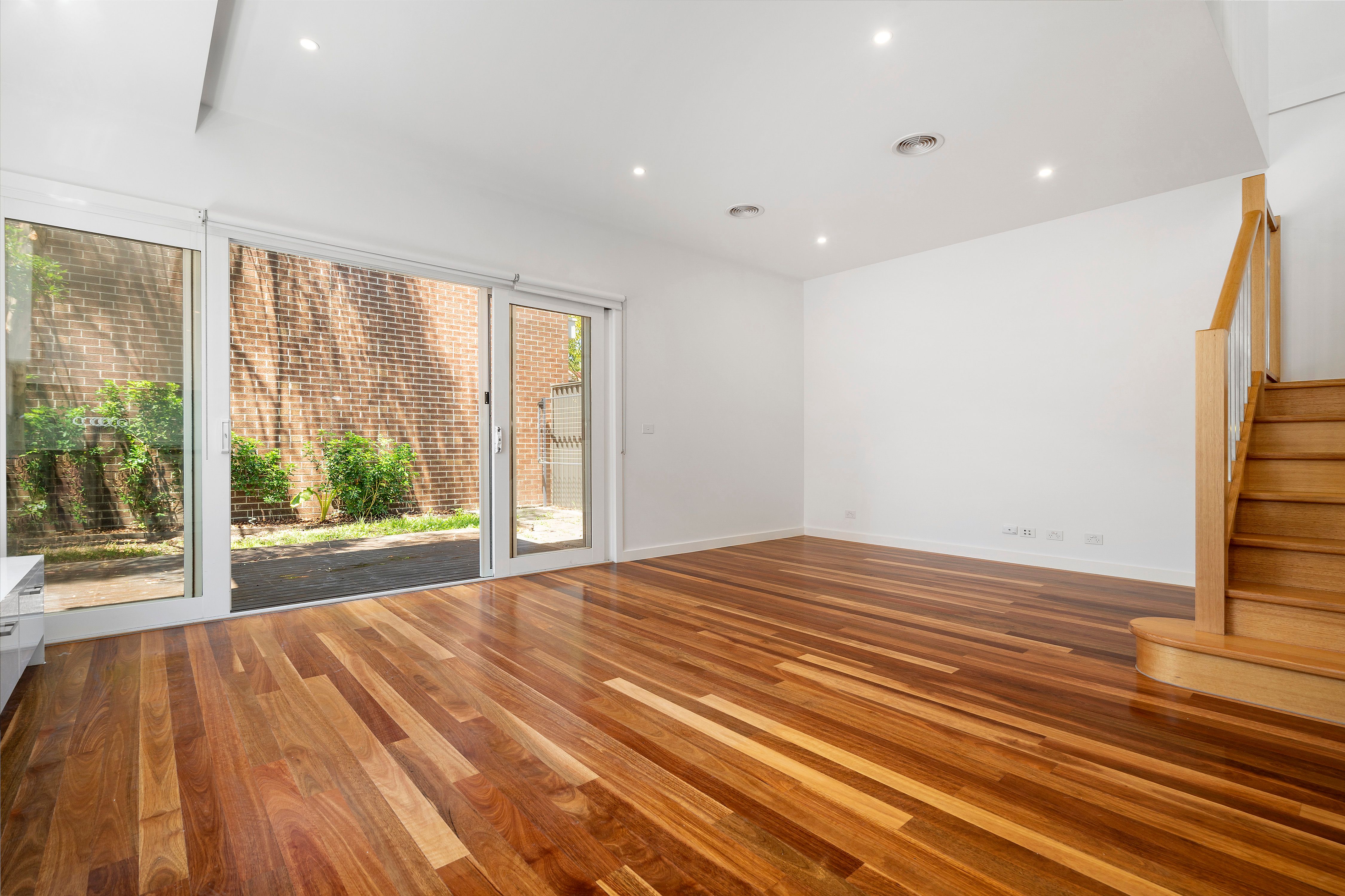 4 Carlisle Crescent, Hughesdale, VIC 3166