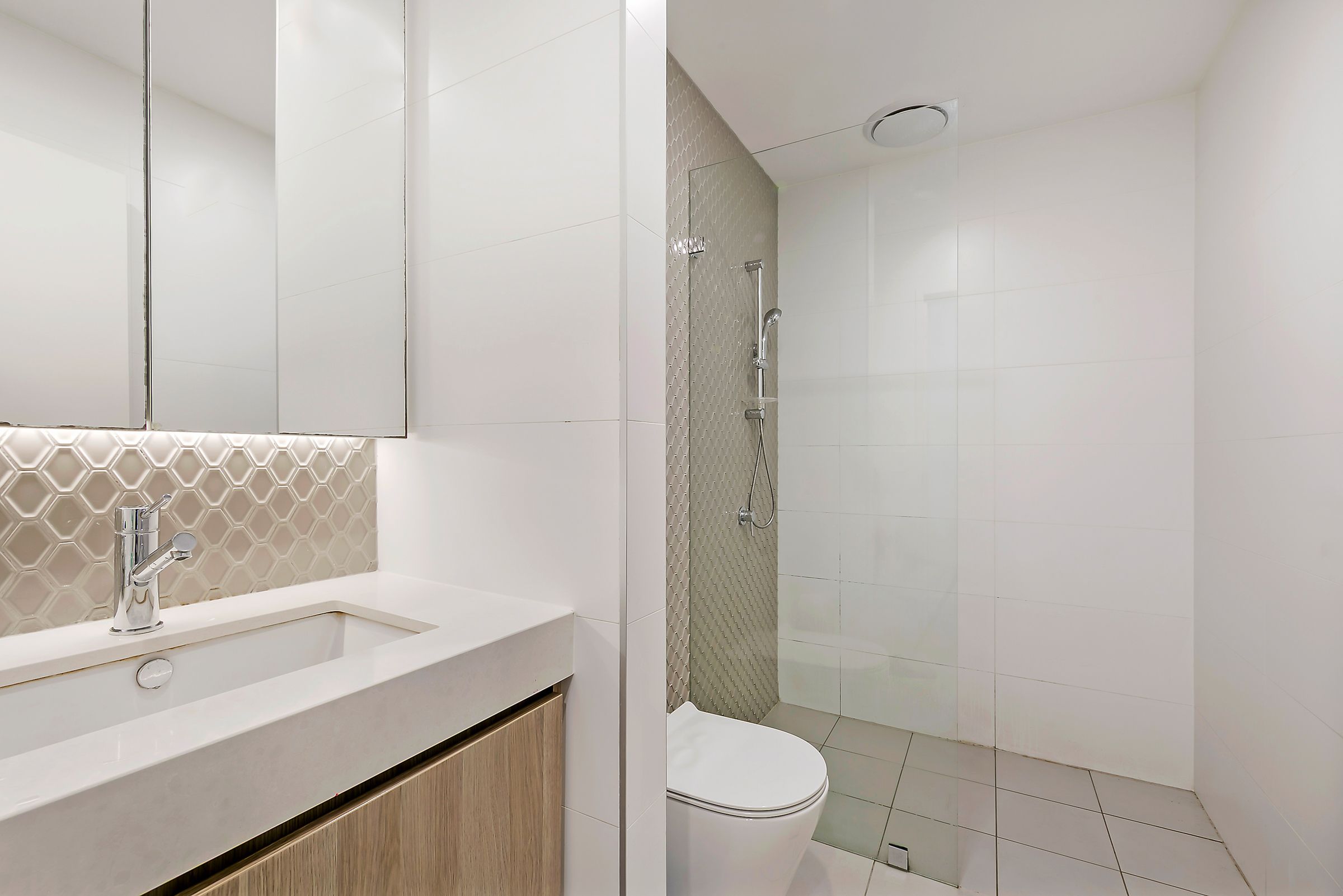83/2-8 James Street — photo 6 of 11