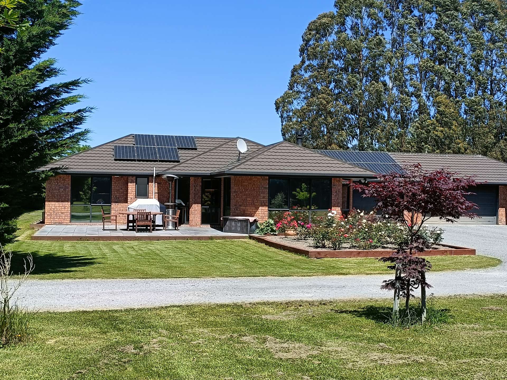 909 Downs Road photo 5