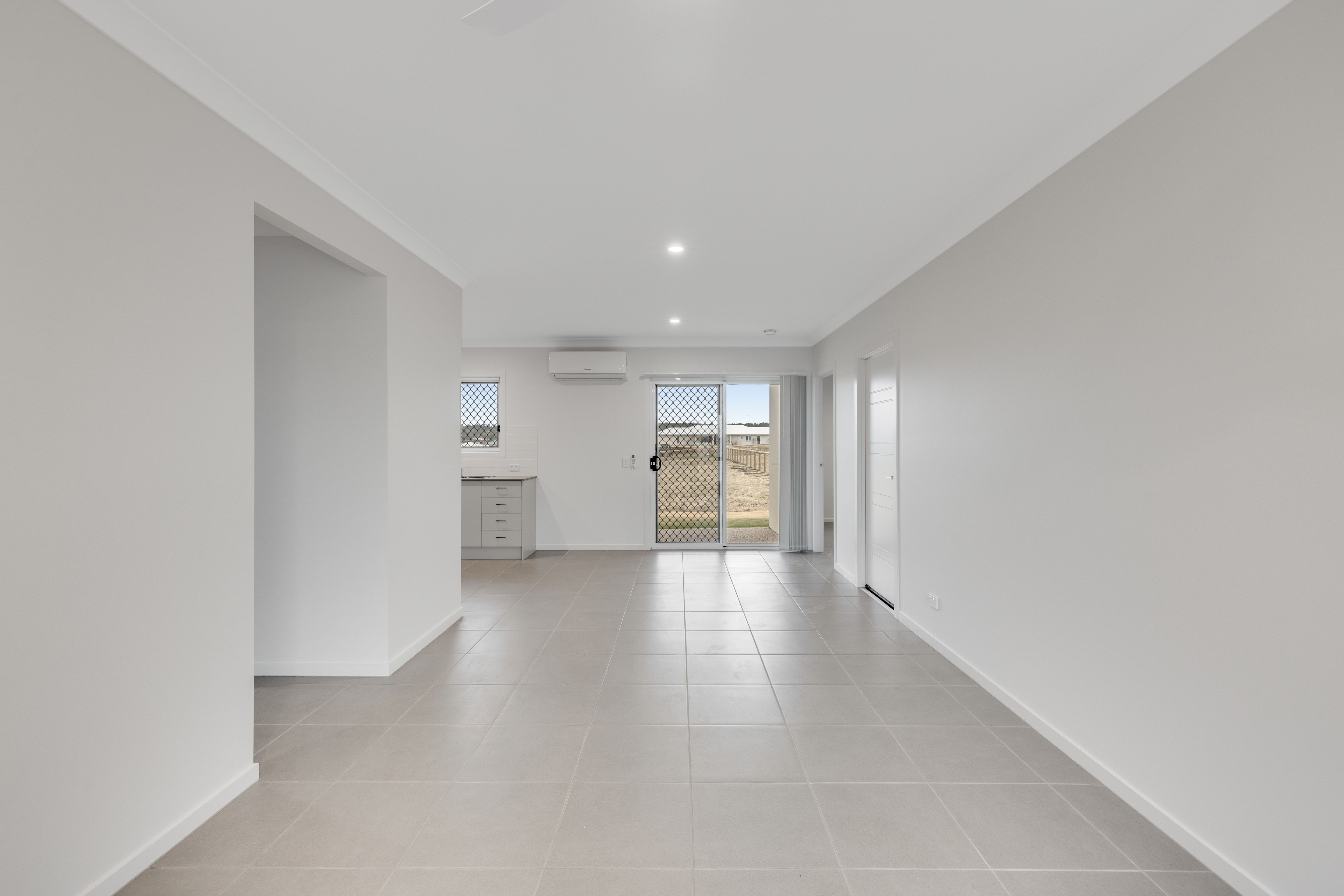 1/23 Aquila Drive, Meringandan West, QLD 4352