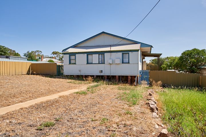 27 Thomas Street, Junee, NSW 2663