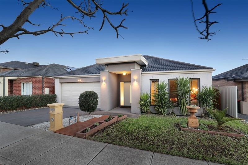 13 Carisbrook Street, Caroline Springs, VIC 3023