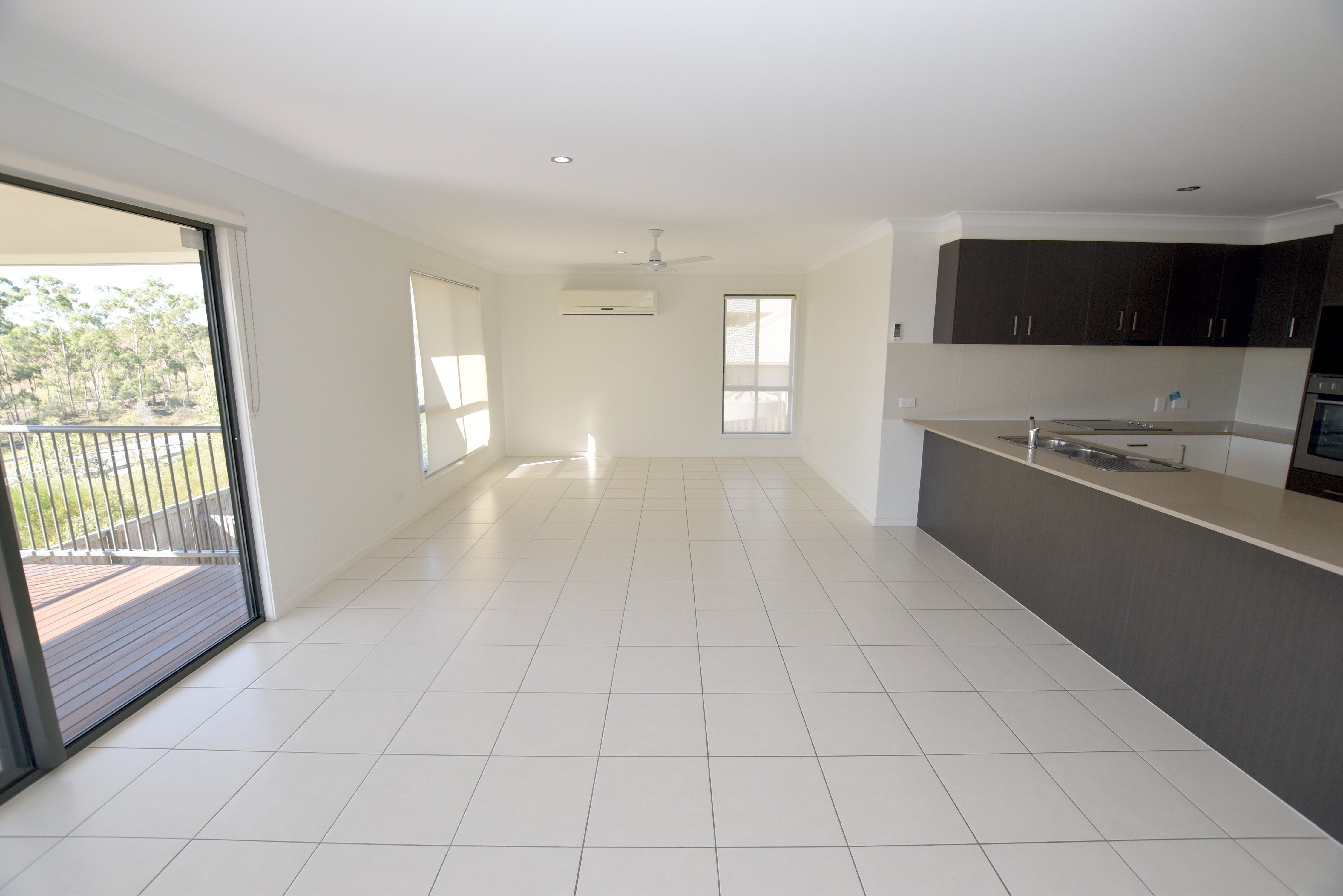 15 Florey Place, Kirkwood, QLD 4680