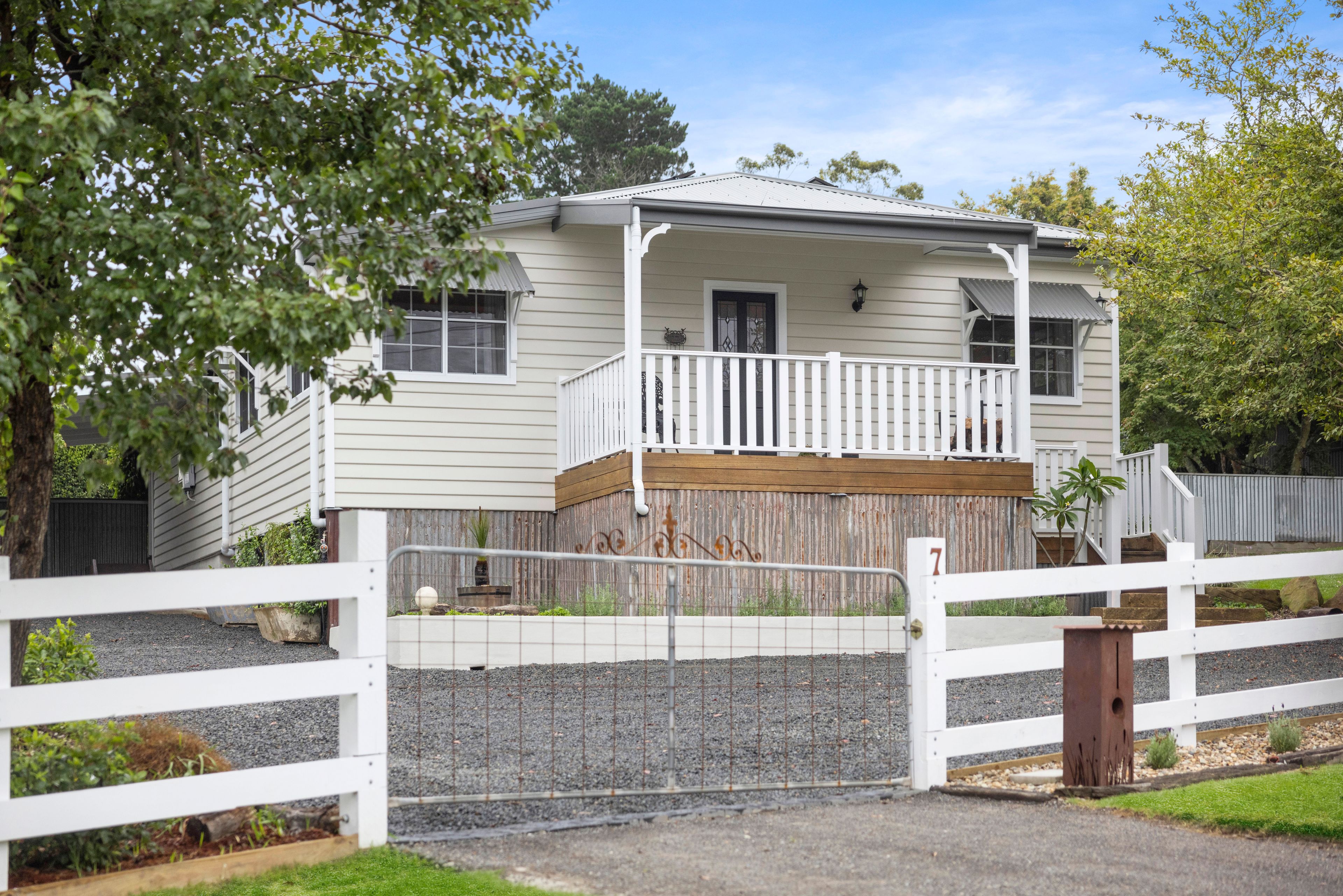 7 Vera Street, Hill Top NSW 2575